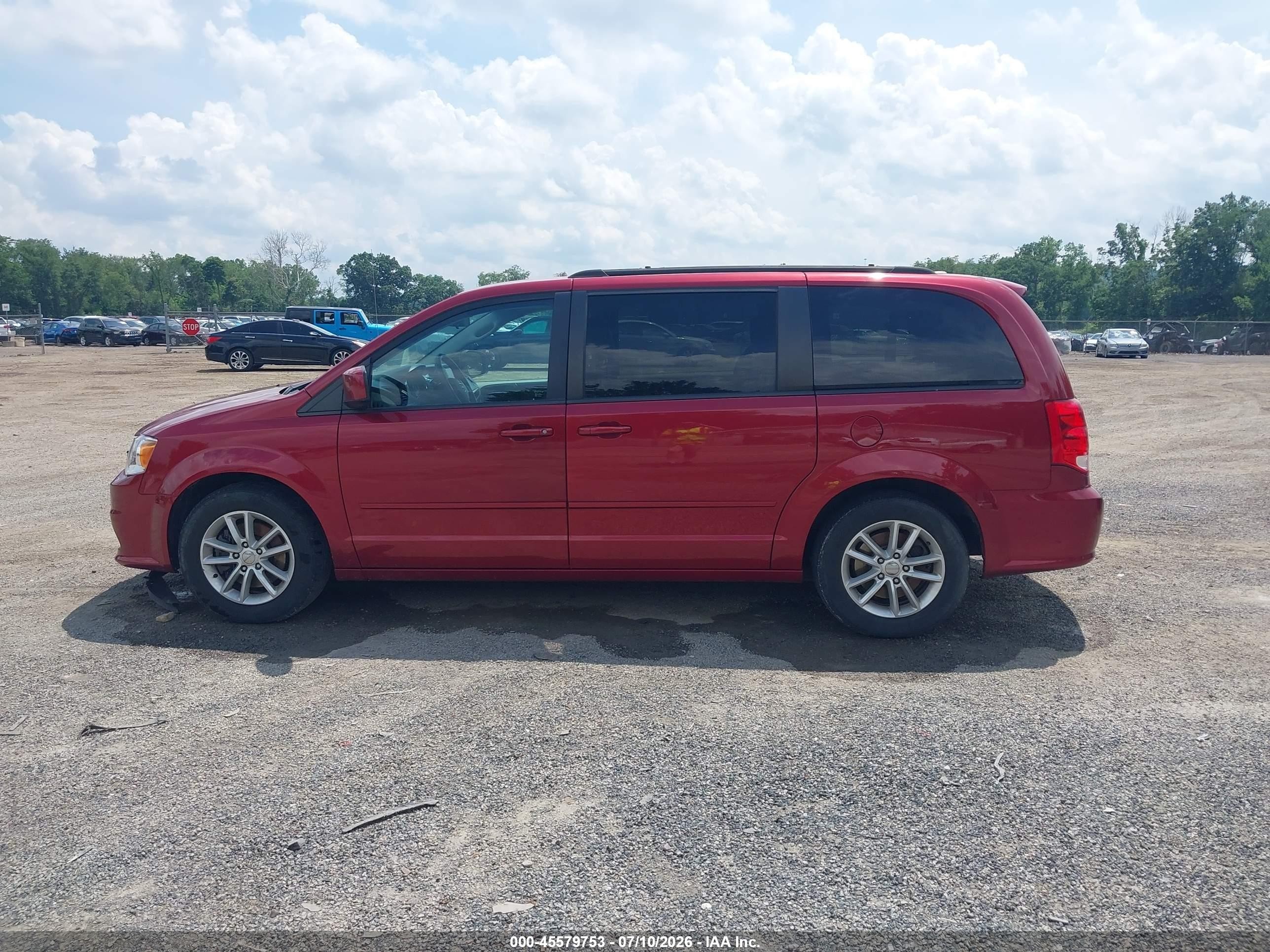 2015 Dodge Grand Caravan Sxt Maroon vin: 2C4RDGCG1FR668837