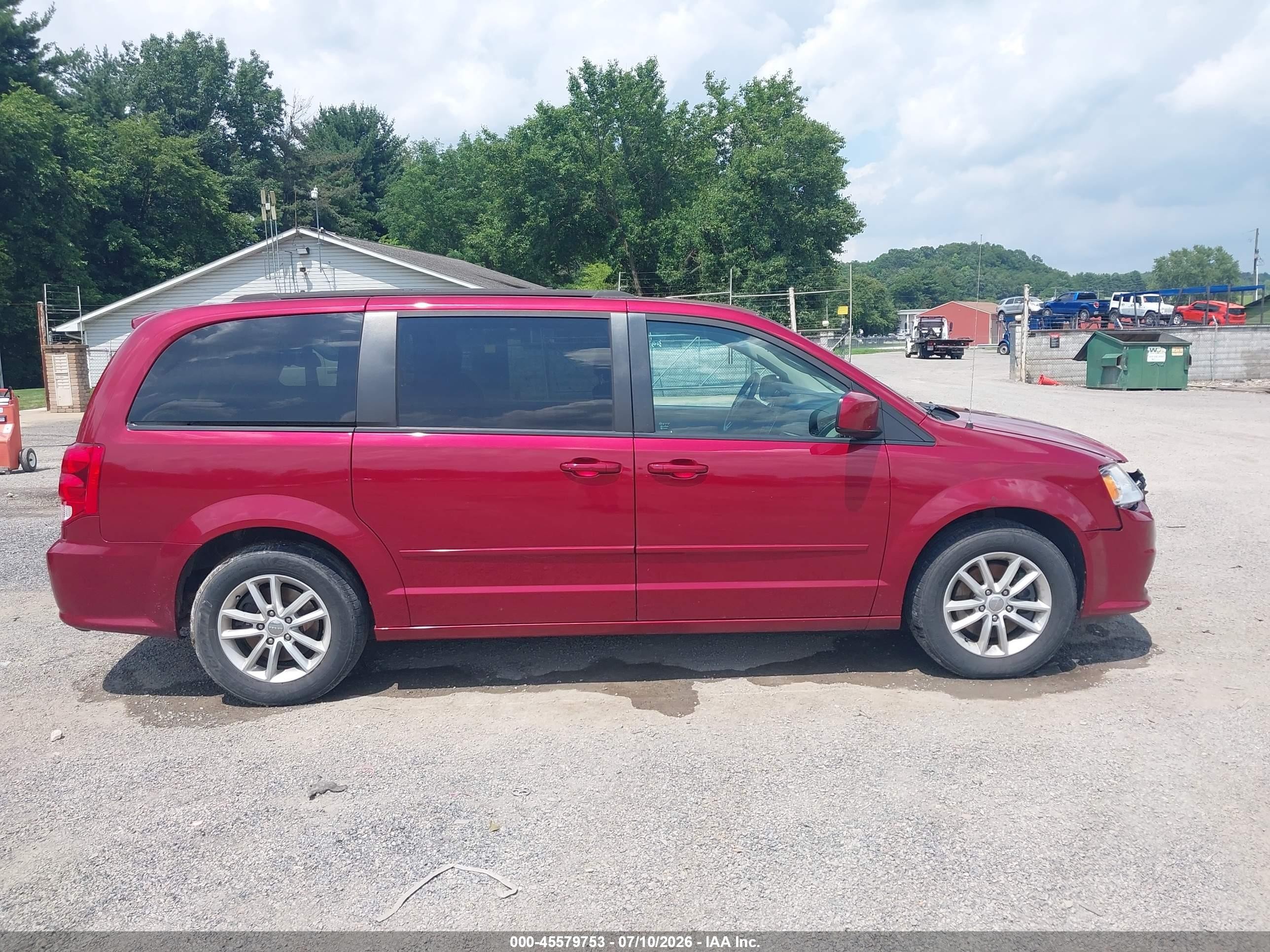 2015 Dodge Grand Caravan Sxt Maroon vin: 2C4RDGCG1FR668837
