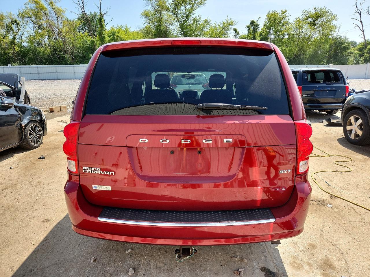 2015 Dodge Grand Caravan Sxt Burgundy vin: 2C4RDGCG1FR736828