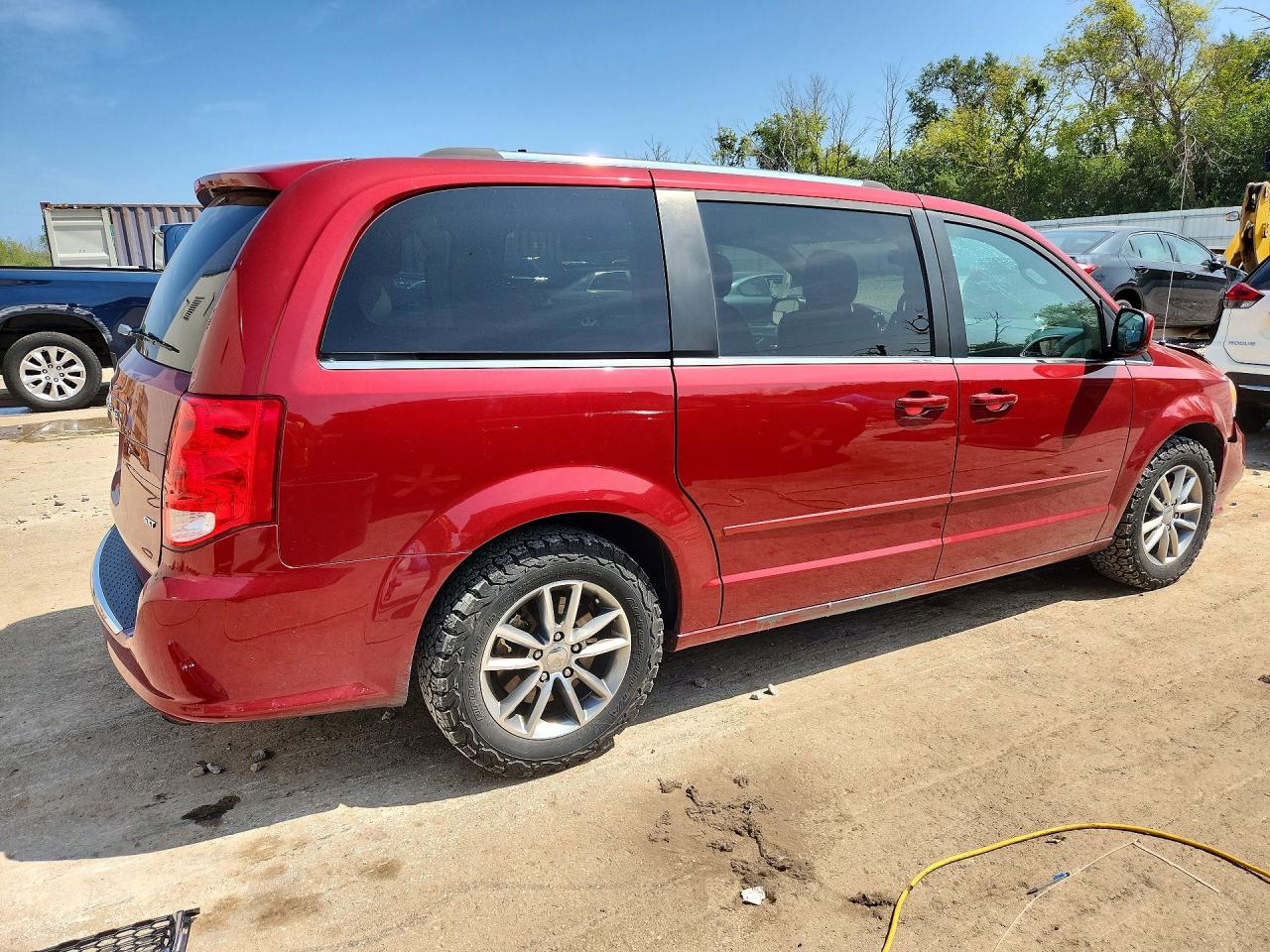 2015 Dodge Grand Caravan Sxt Burgundy vin: 2C4RDGCG1FR736828