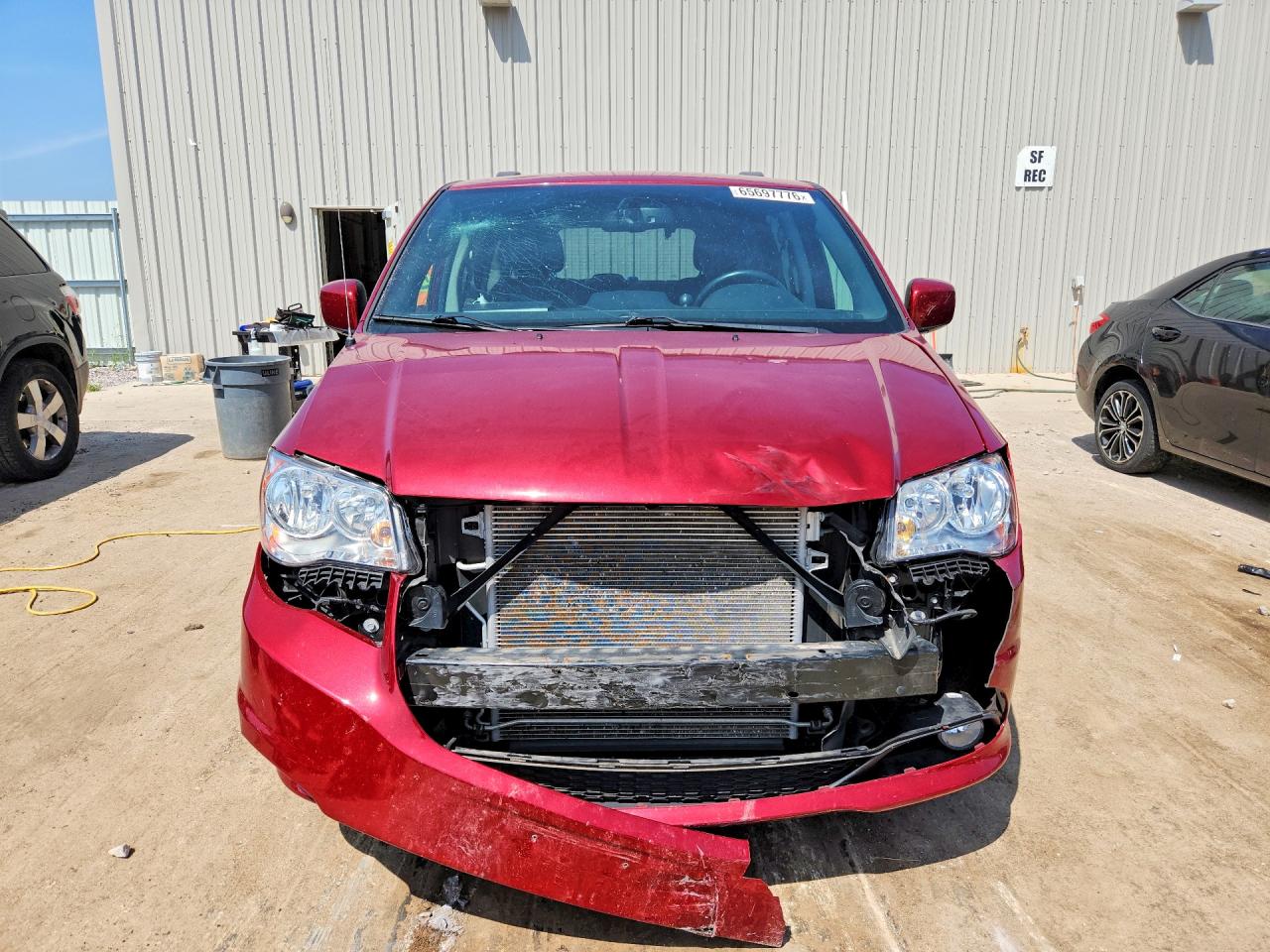 2015 Dodge Grand Caravan Sxt Burgundy vin: 2C4RDGCG1FR736828