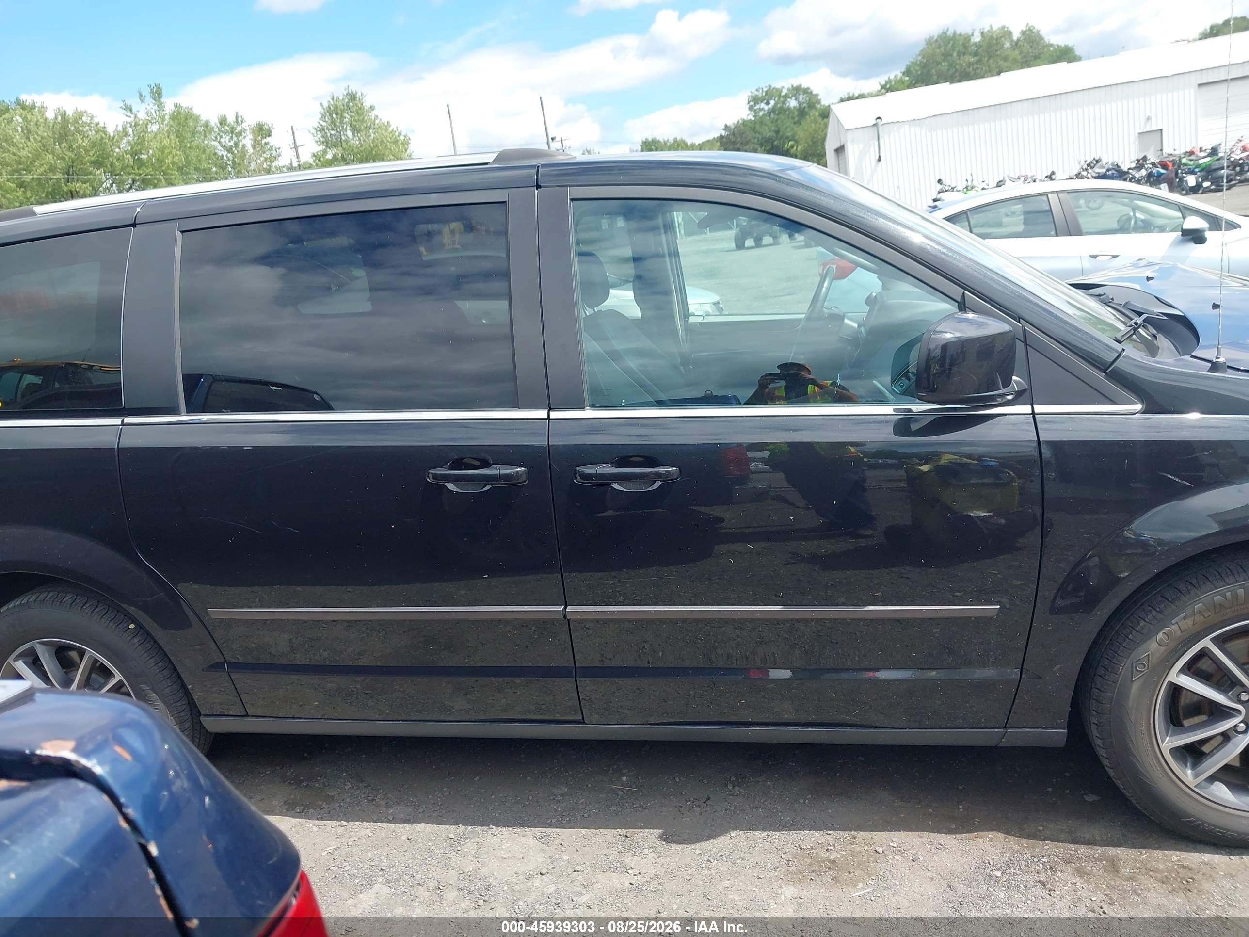 2017 Dodge Grand Caravan Sxt Black vin: 2C4RDGCG1HR858916