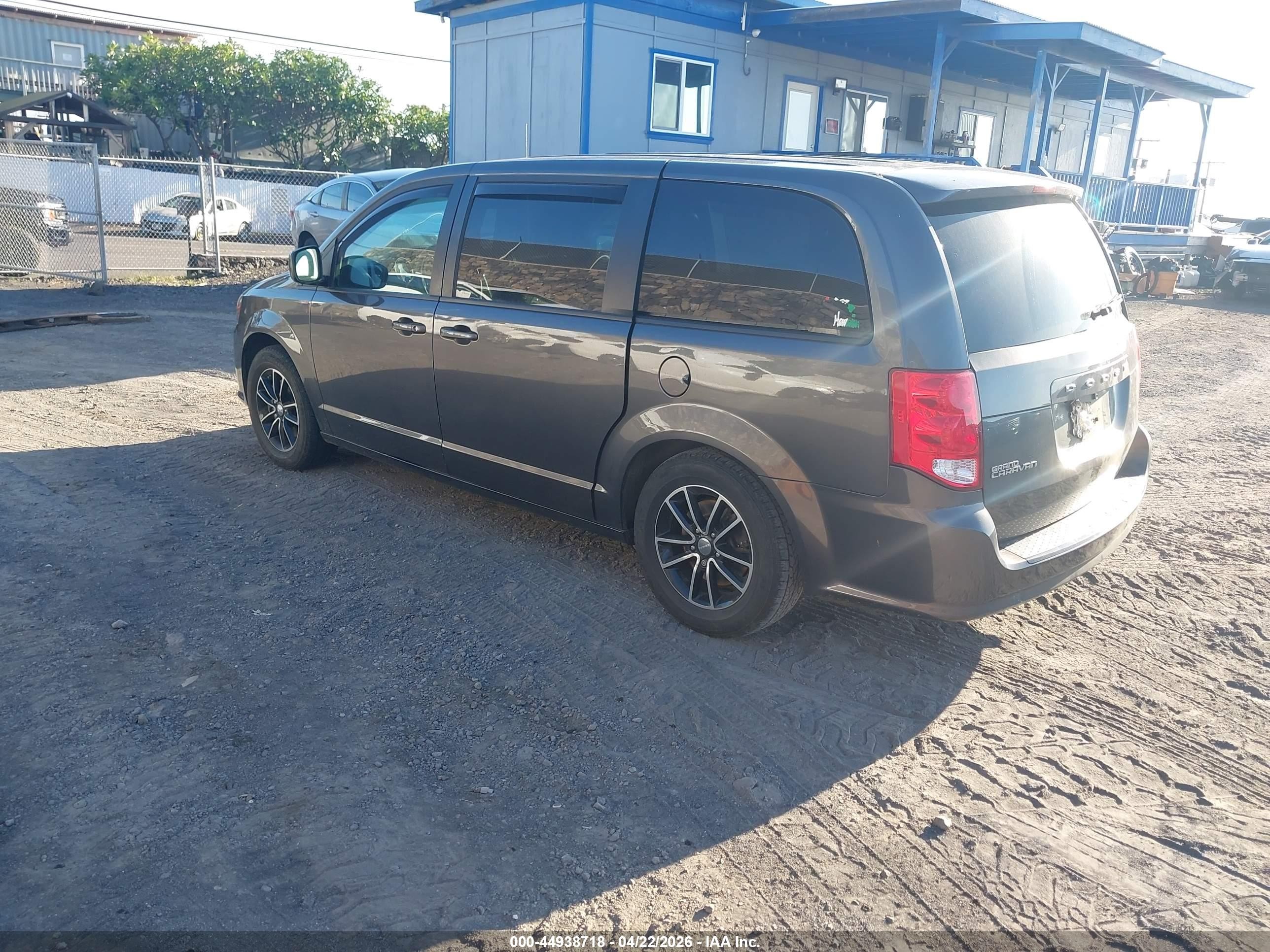 2018 Dodge Grand Caravan Sxt Gray vin: 2C4RDGCG1JR173630