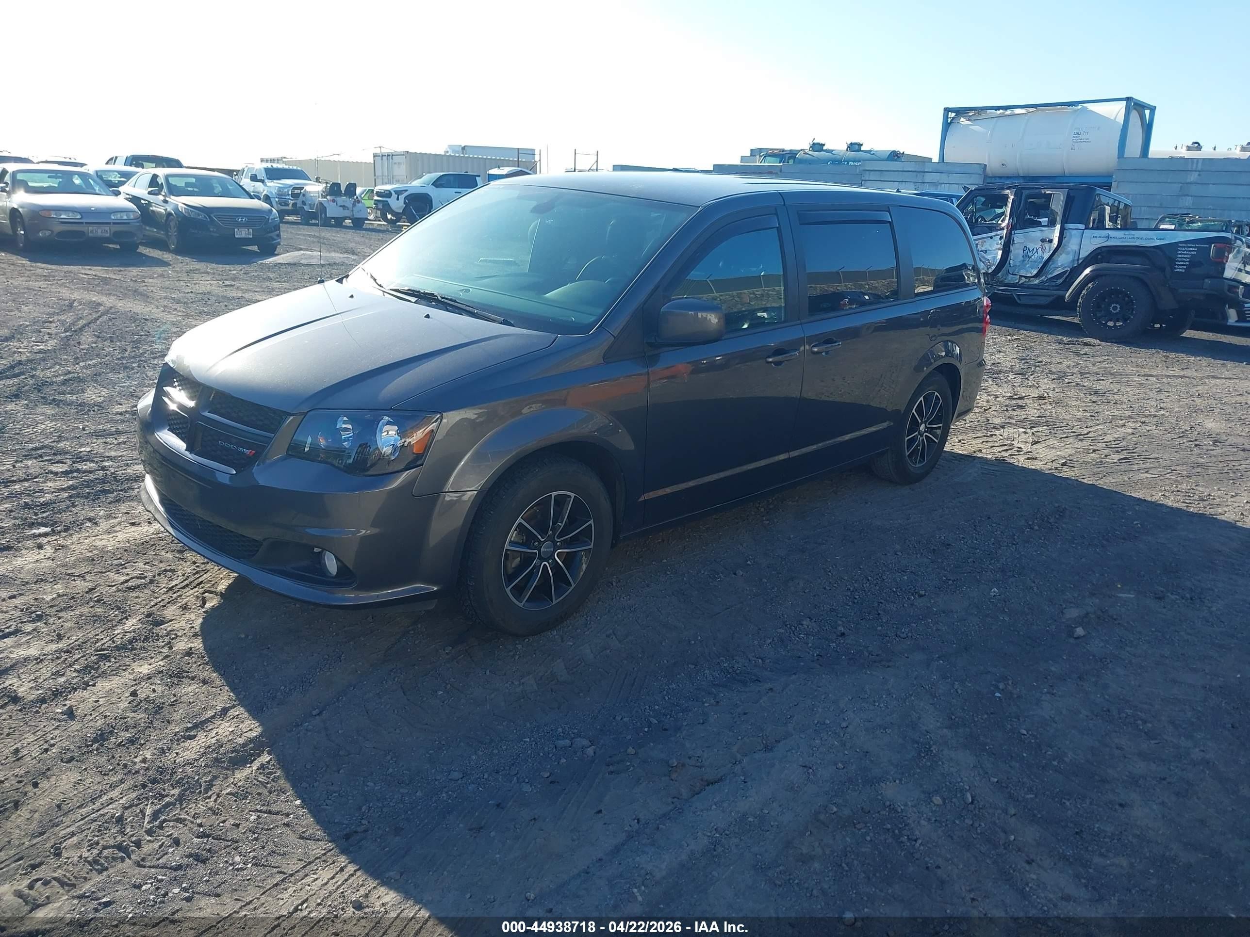 2018 Dodge Grand Caravan Sxt Gray vin: 2C4RDGCG1JR173630