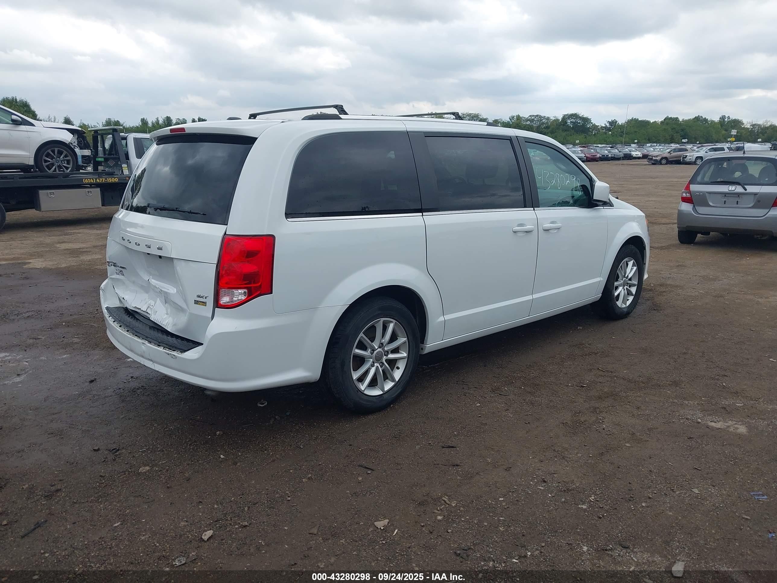 2018 Dodge Grand Caravan Sxt Белый vin: 2C4RDGCG1JR298773
