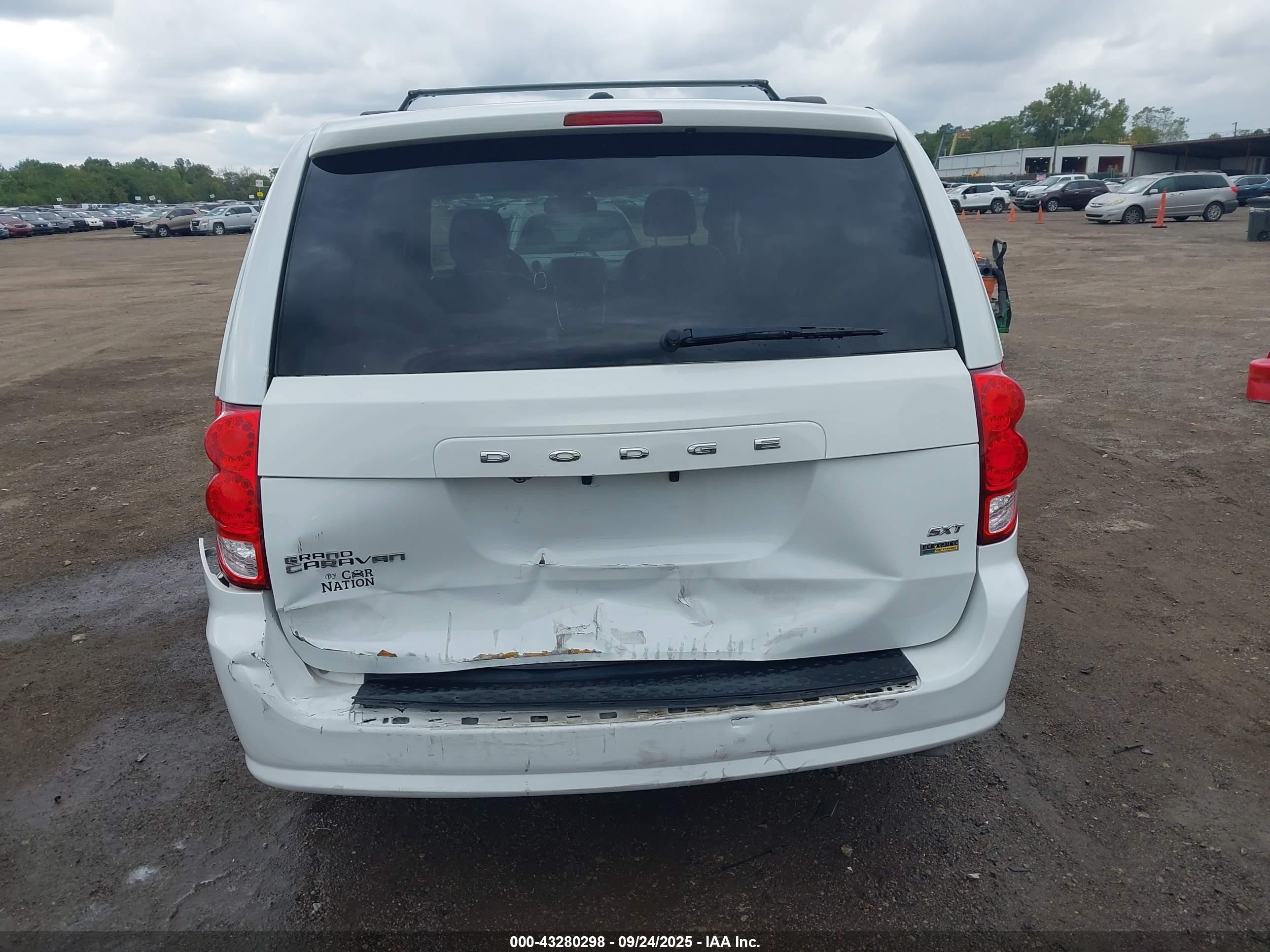 2018 Dodge Grand Caravan Sxt Белый vin: 2C4RDGCG1JR298773