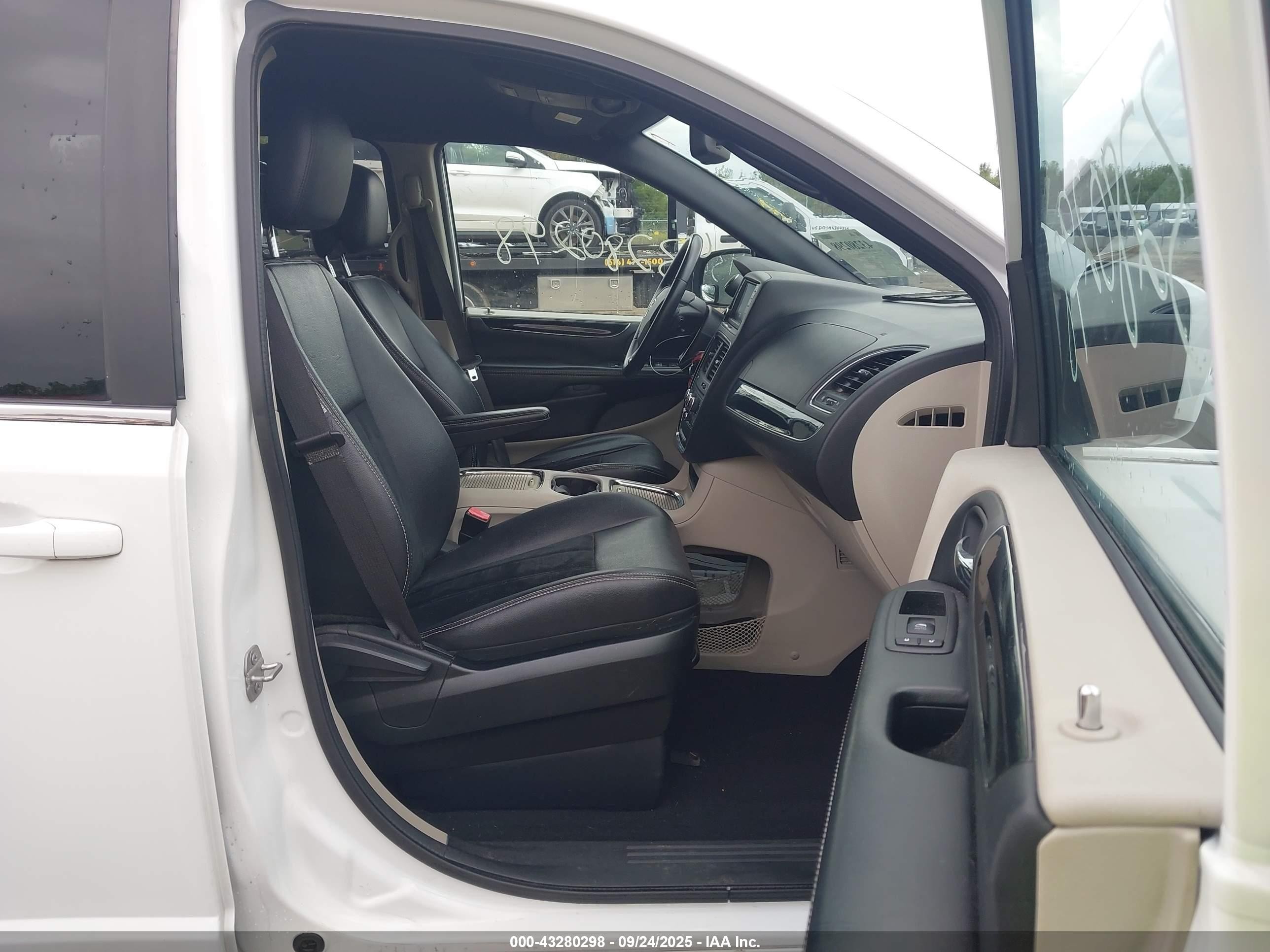 2018 Dodge Grand Caravan Sxt Белый vin: 2C4RDGCG1JR298773