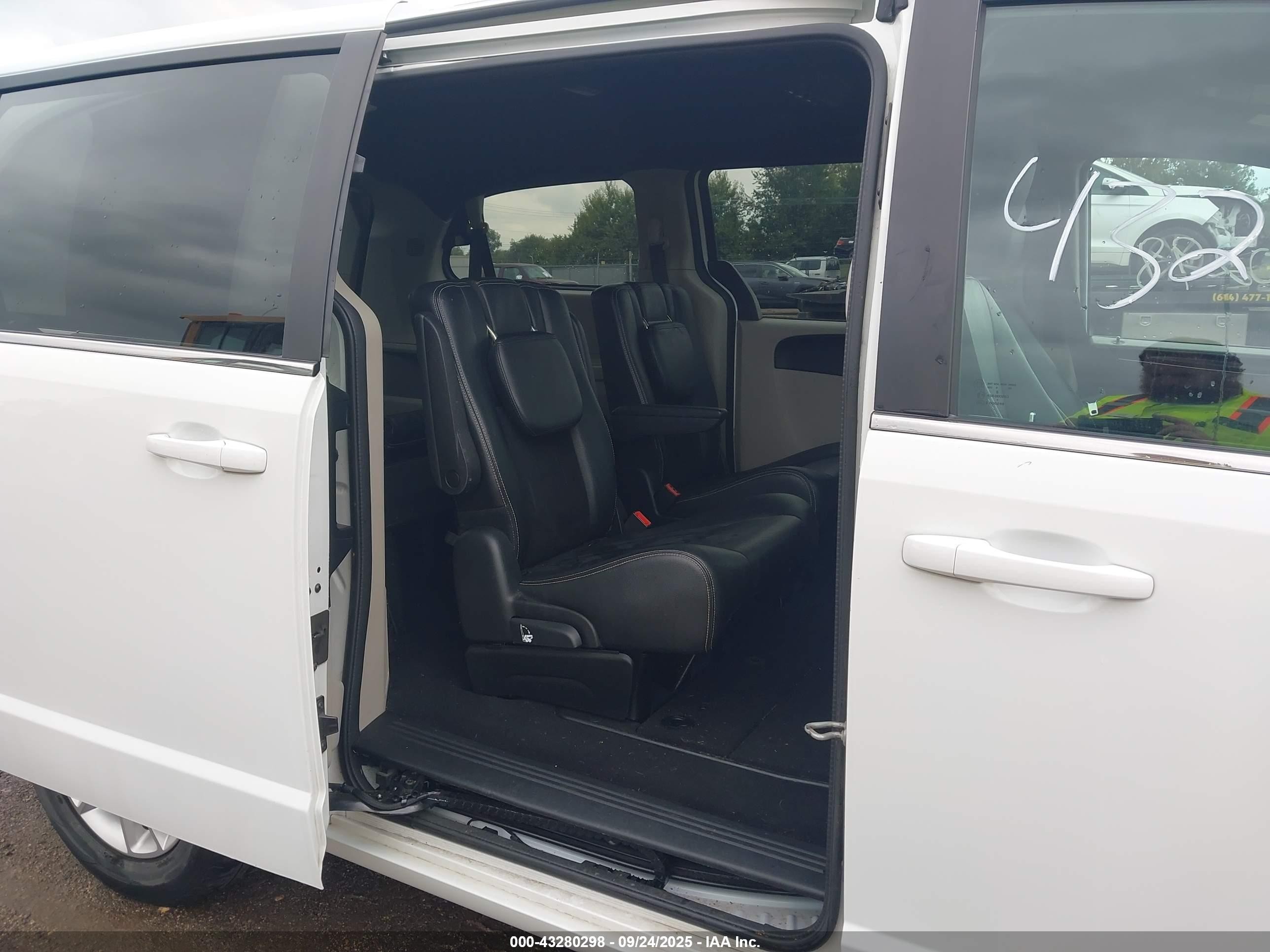 2018 Dodge Grand Caravan Sxt Белый vin: 2C4RDGCG1JR298773