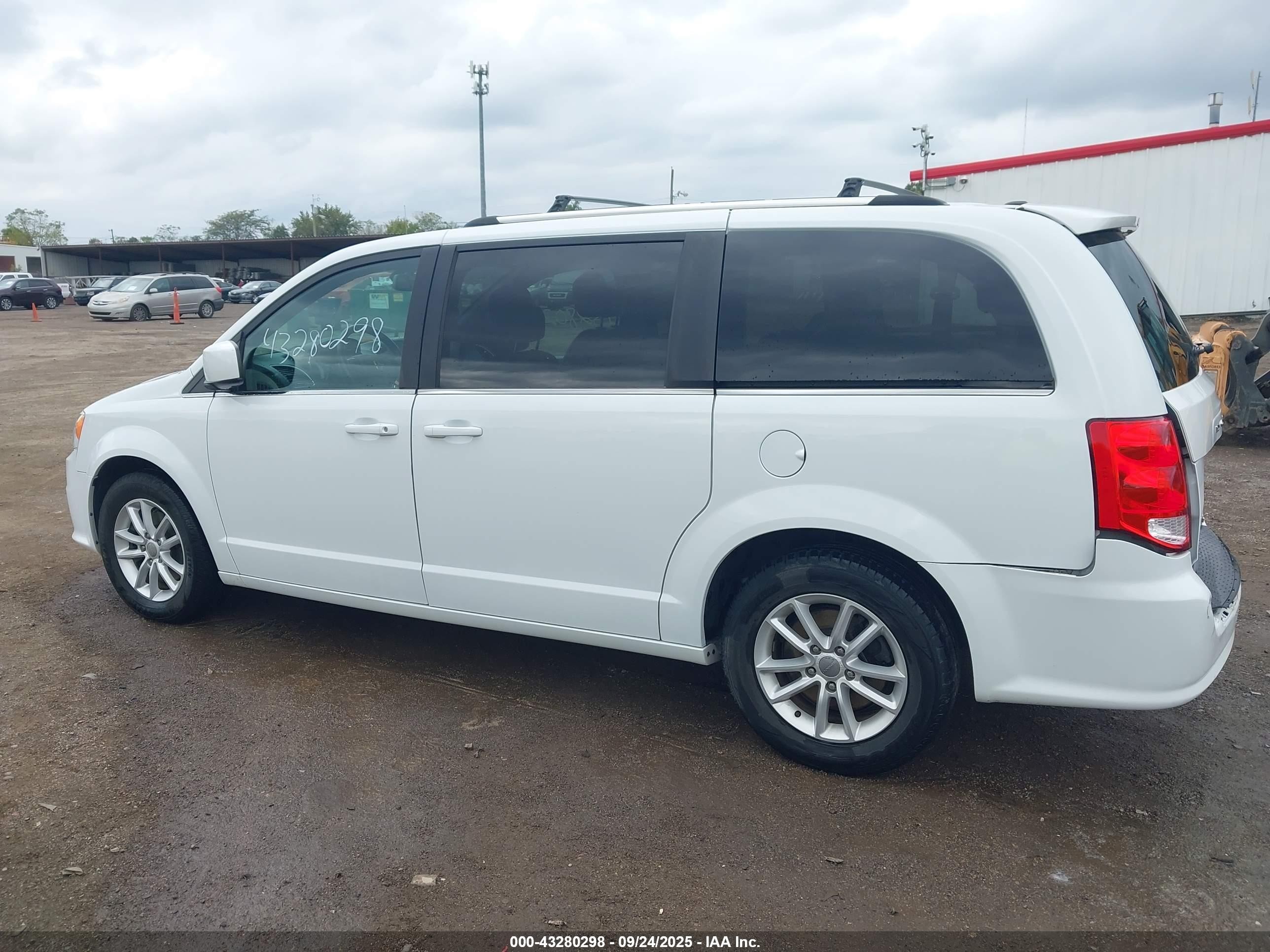 2018 Dodge Grand Caravan Sxt Белый vin: 2C4RDGCG1JR298773