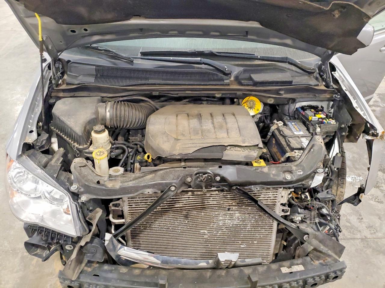 2020 Dodge Grand Caravan Sxt Silver vin: 2C4RDGCG1LR161402