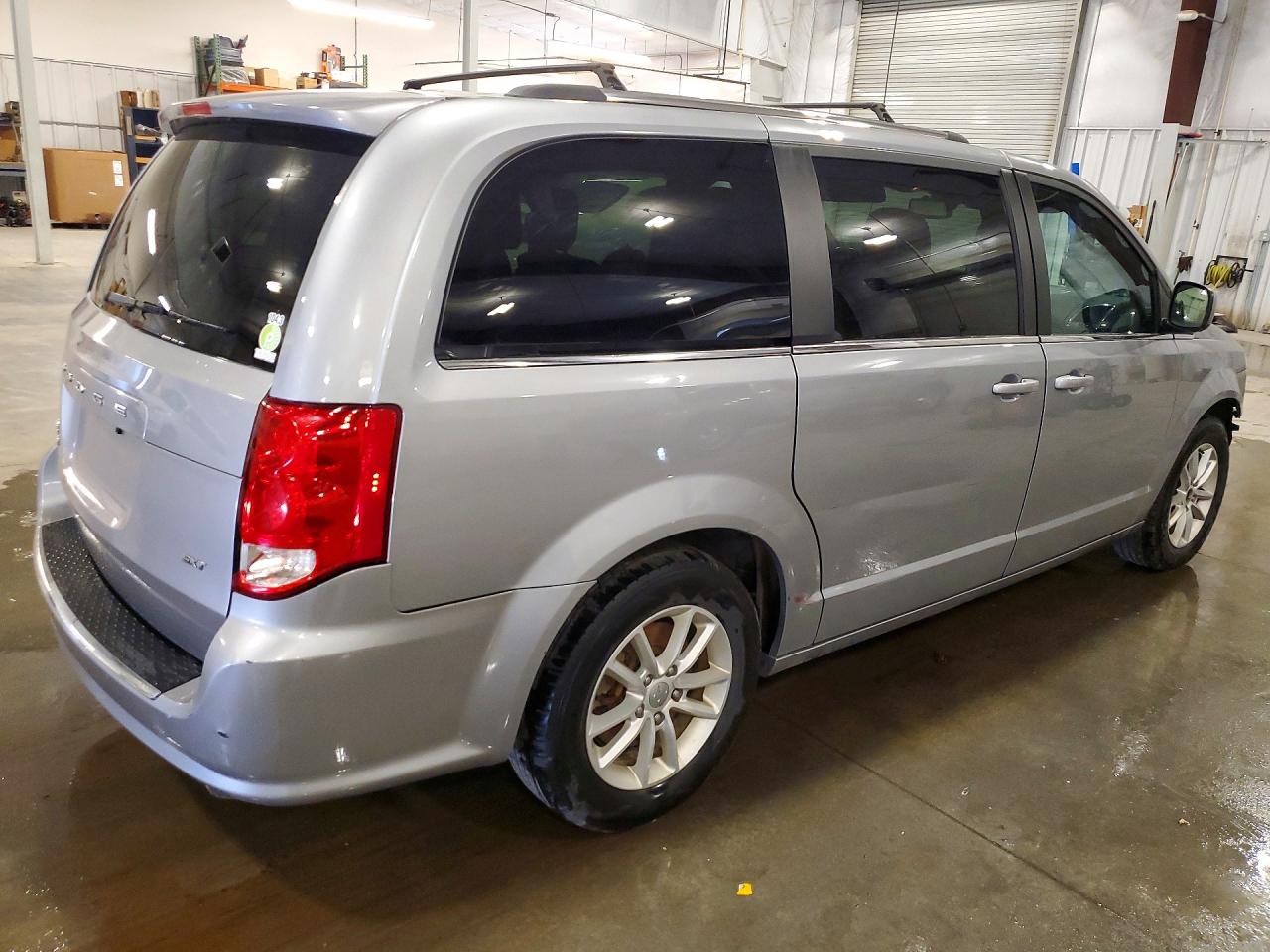 2020 Dodge Grand Caravan Sxt Silver vin: 2C4RDGCG1LR161402