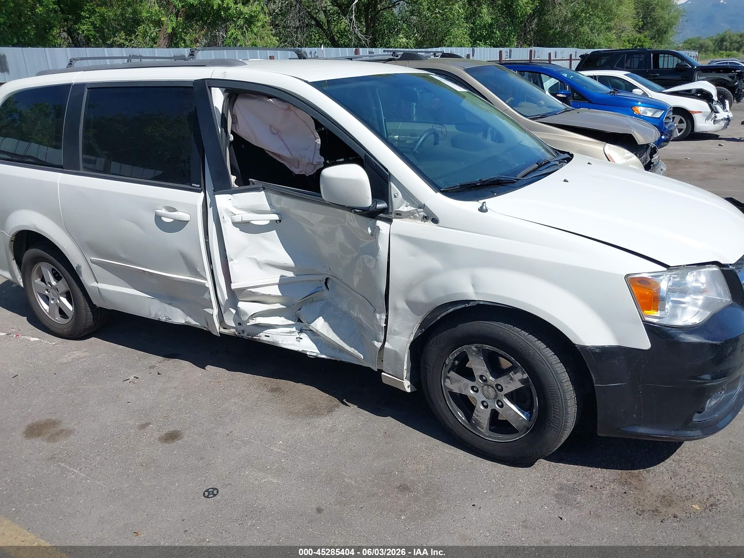 2013 Dodge Grand Caravan Sxt Белый vin: 2C4RDGCG2DR626609