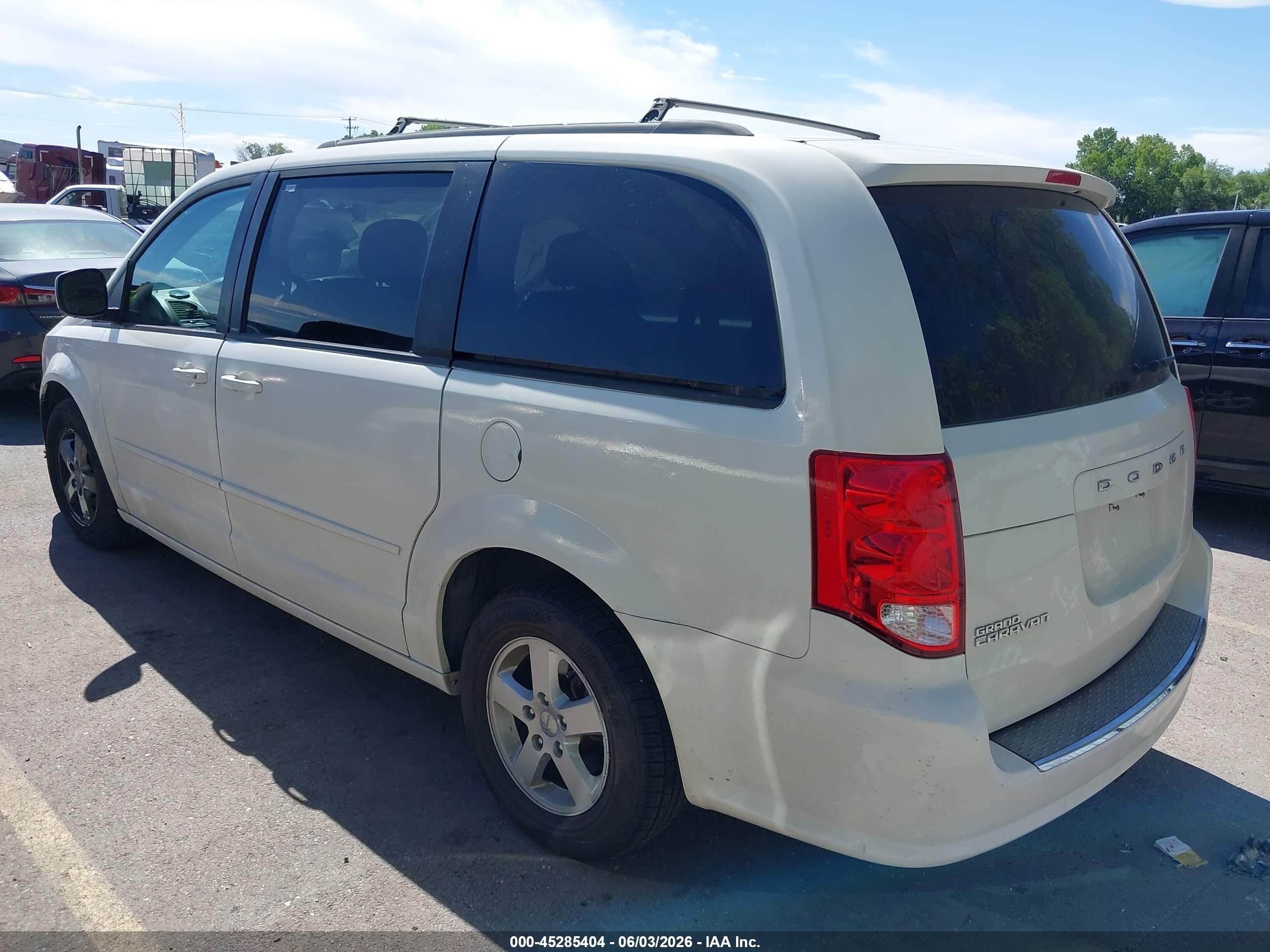 2013 Dodge Grand Caravan Sxt Белый vin: 2C4RDGCG2DR626609