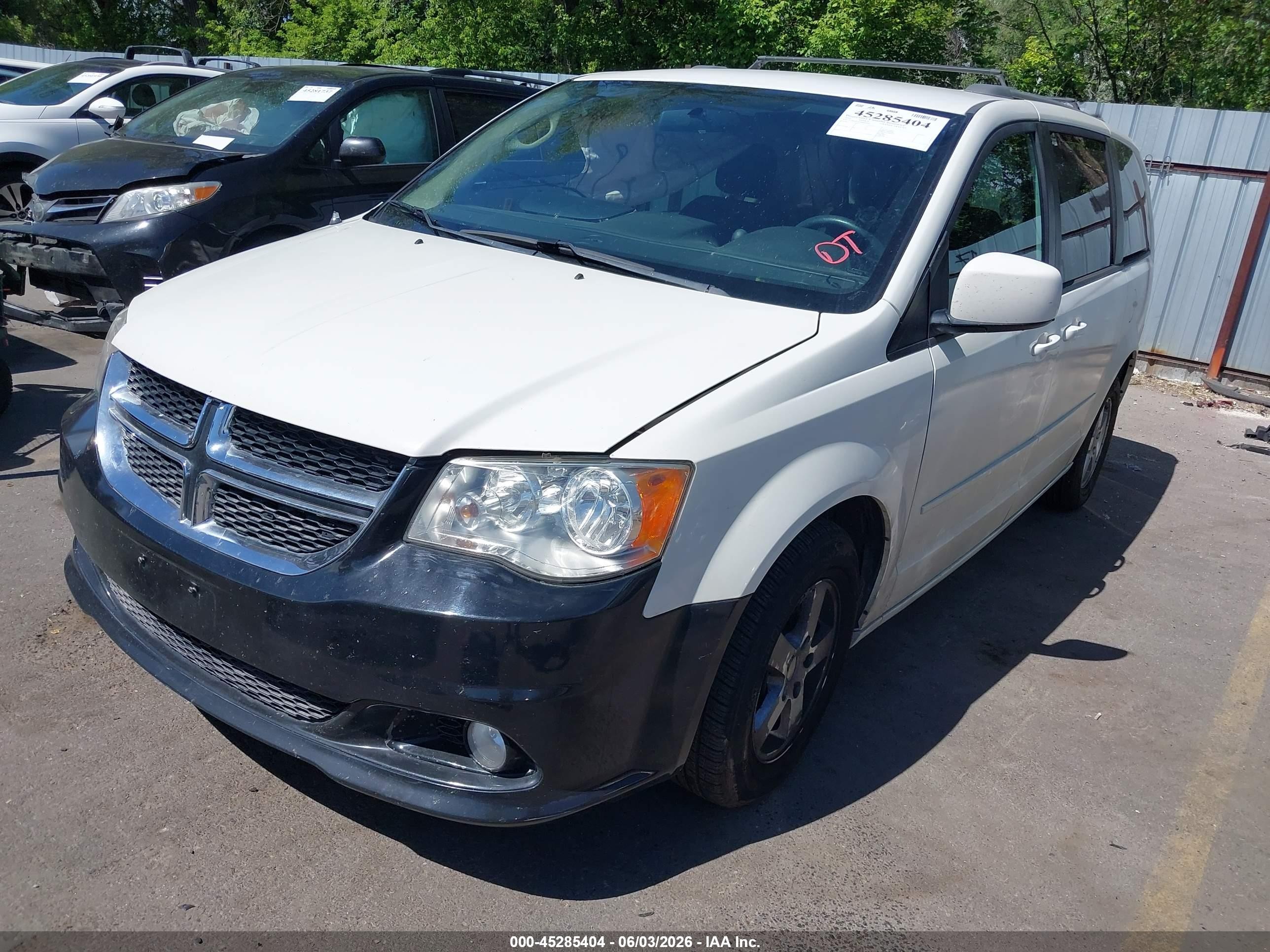 2013 Dodge Grand Caravan Sxt Белый vin: 2C4RDGCG2DR626609