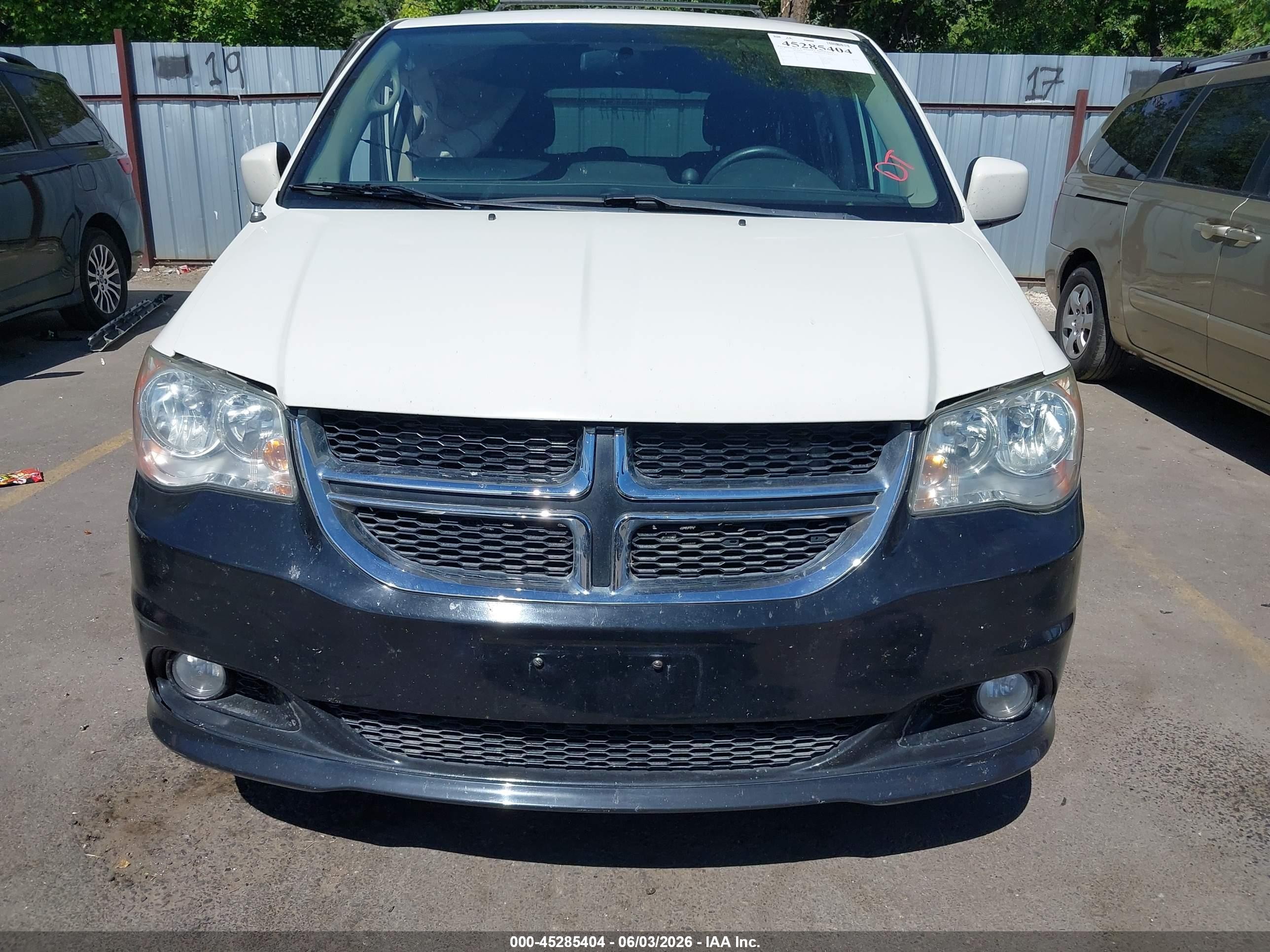 2013 Dodge Grand Caravan Sxt Белый vin: 2C4RDGCG2DR626609