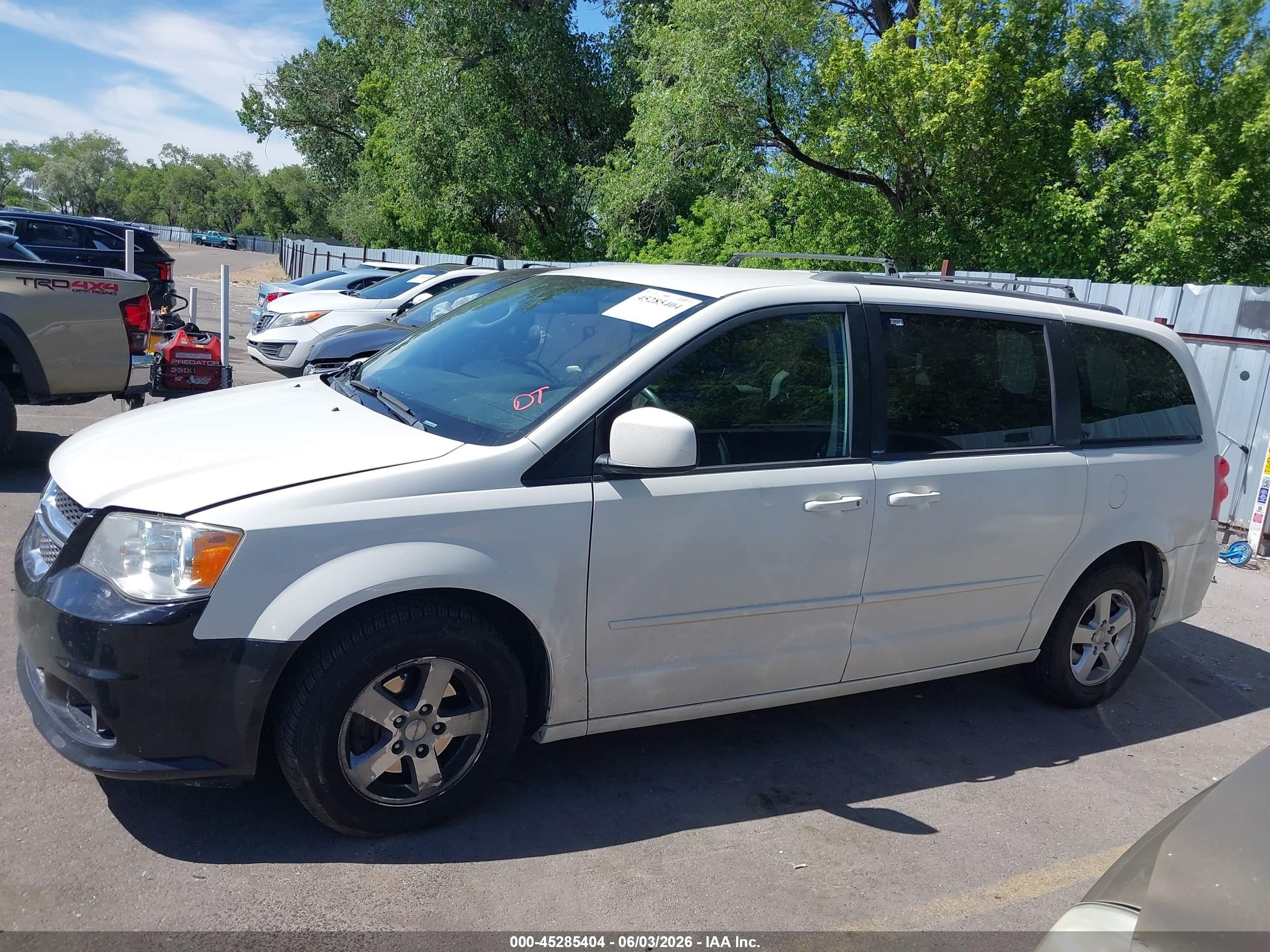 2013 Dodge Grand Caravan Sxt Белый vin: 2C4RDGCG2DR626609