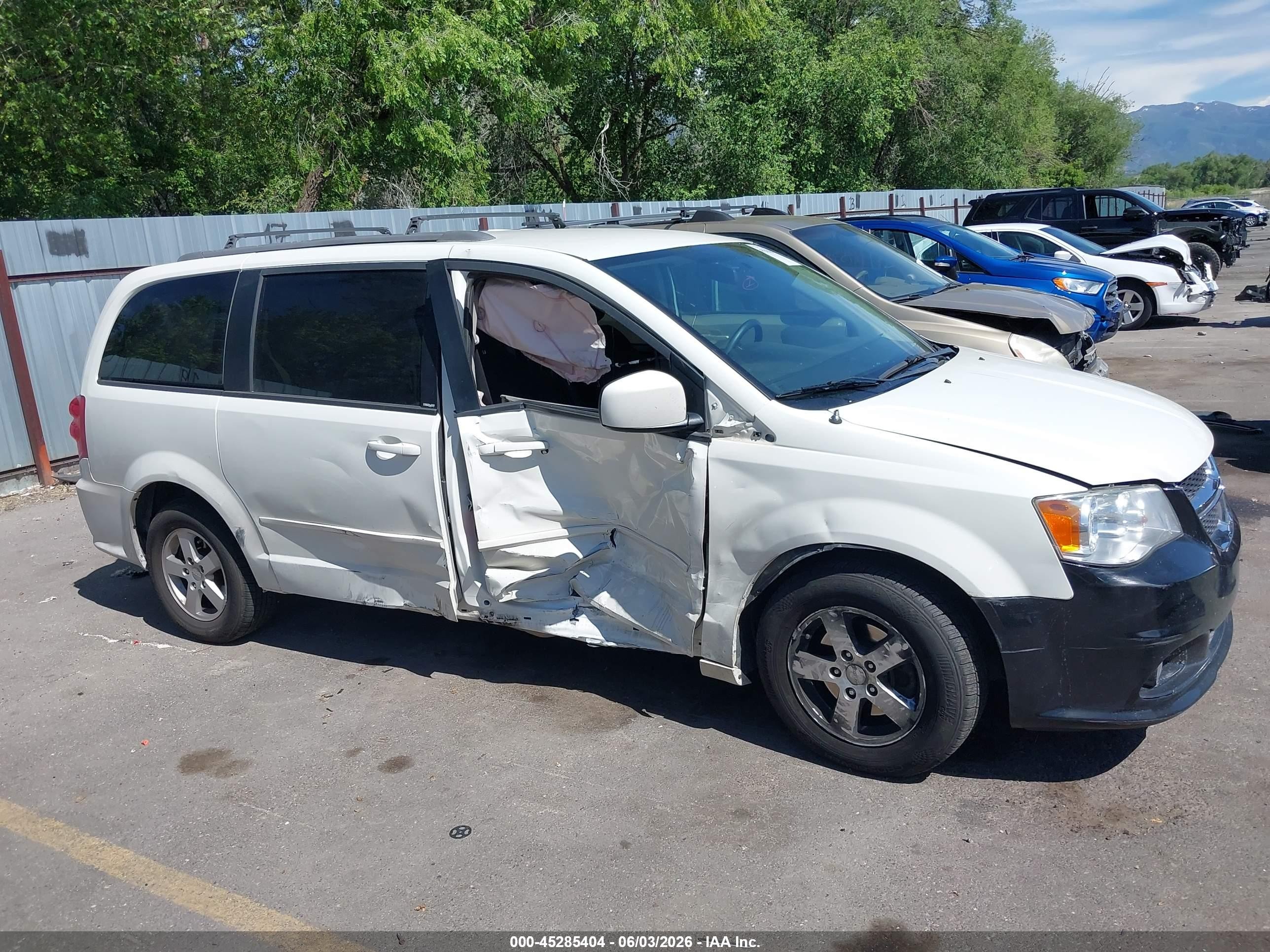 2013 Dodge Grand Caravan Sxt Белый vin: 2C4RDGCG2DR626609
