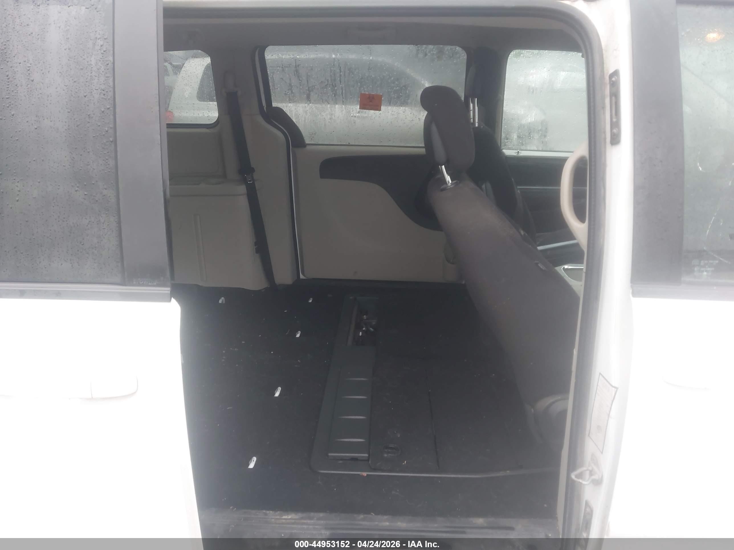 2014 Dodge Grand Caravan Sxt White vin: 2C4RDGCG2ER183878