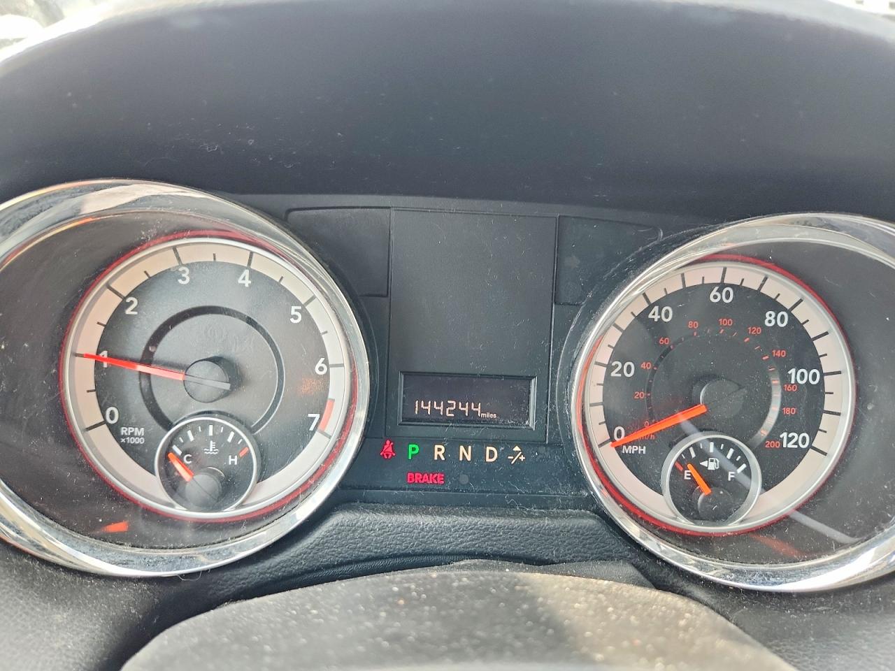 2014 Dodge Grand Caravan Sxt Серебряный vin: 2C4RDGCG2ER362356