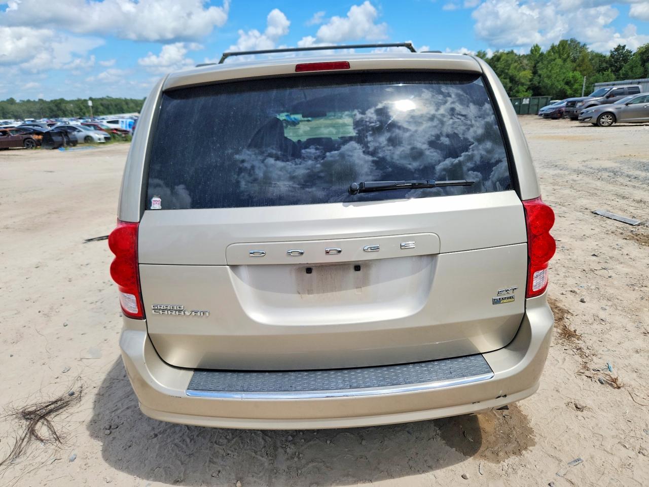 2014 Dodge Grand Caravan Sxt Brown vin: 2C4RDGCG2ER392182