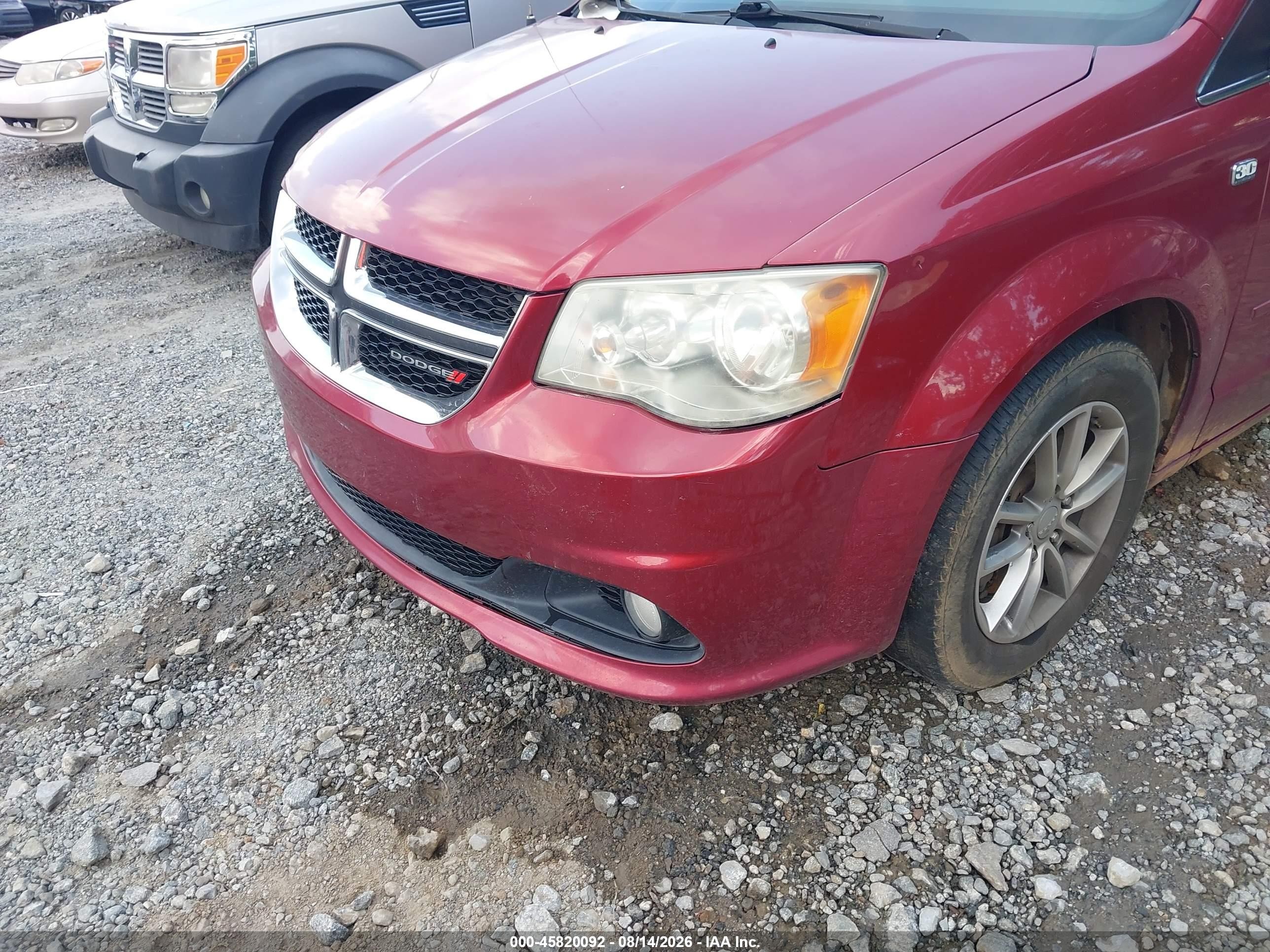 2014 Dodge Grand Caravan Sxt 30th Anniversary Red vin: 2C4RDGCG2ER471934