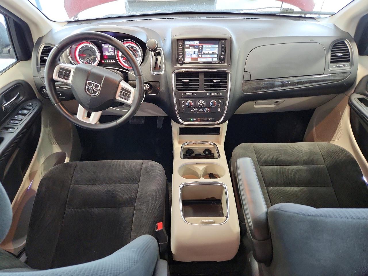 2015 Dodge Grand Caravan Sxt Red vin: 2C4RDGCG2FR566463
