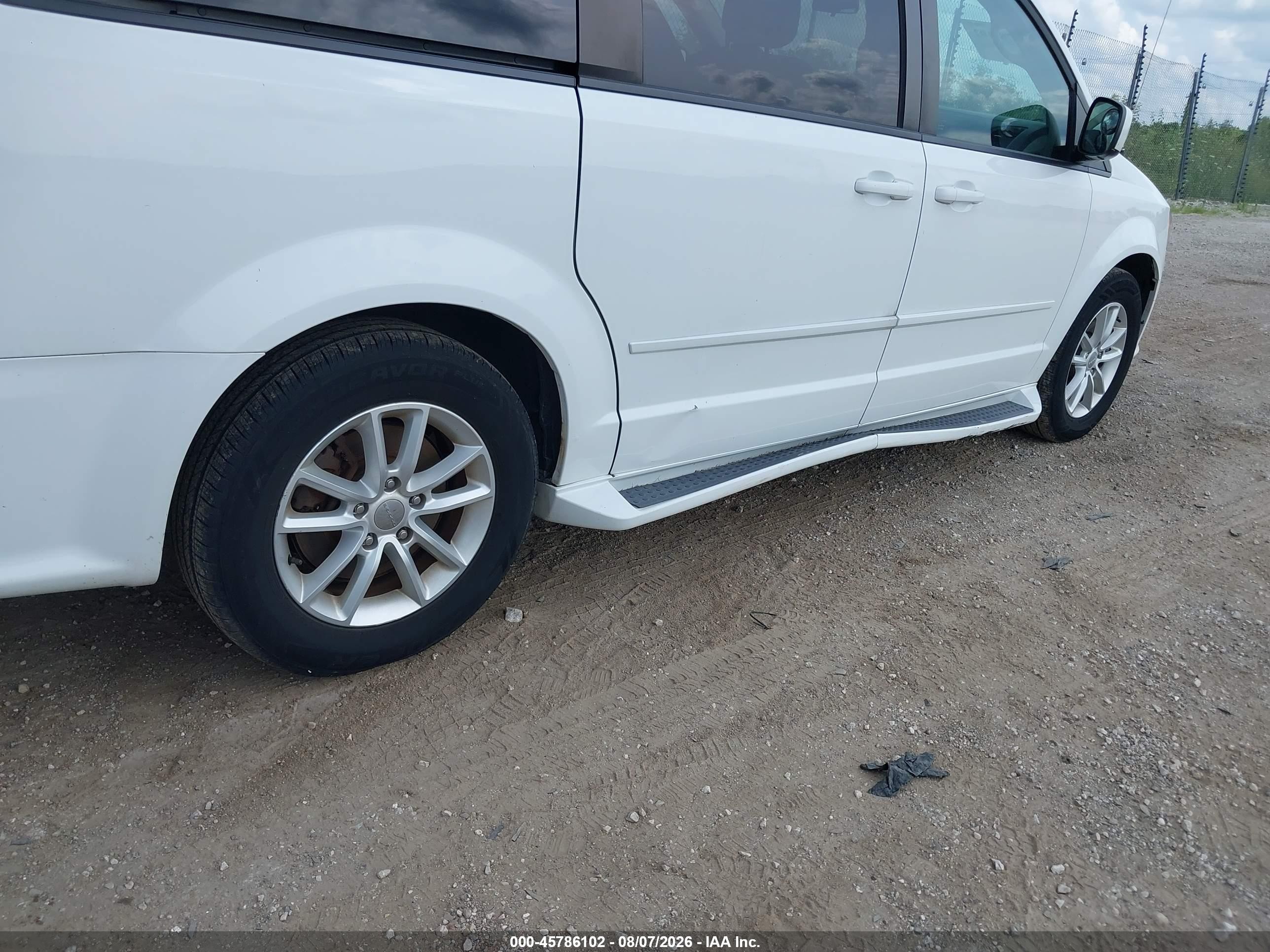 2015 Dodge Grand Caravan Sxt White vin: 2C4RDGCG2FR585305