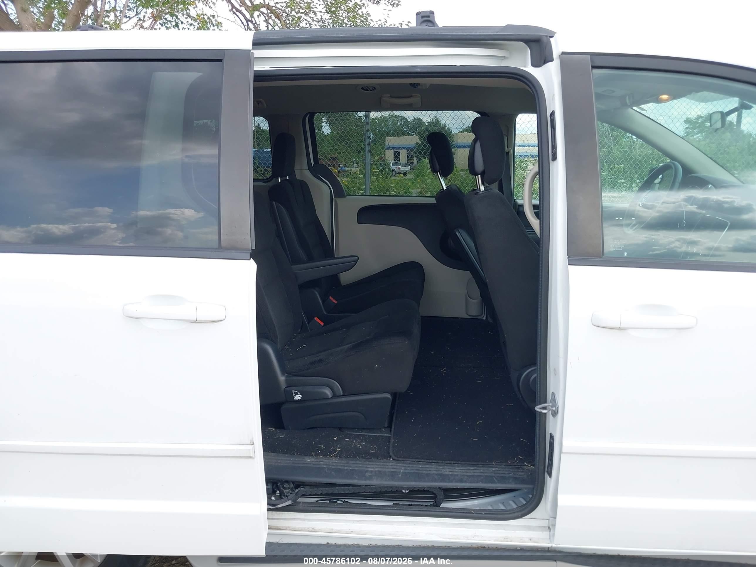 2015 Dodge Grand Caravan Sxt White vin: 2C4RDGCG2FR585305