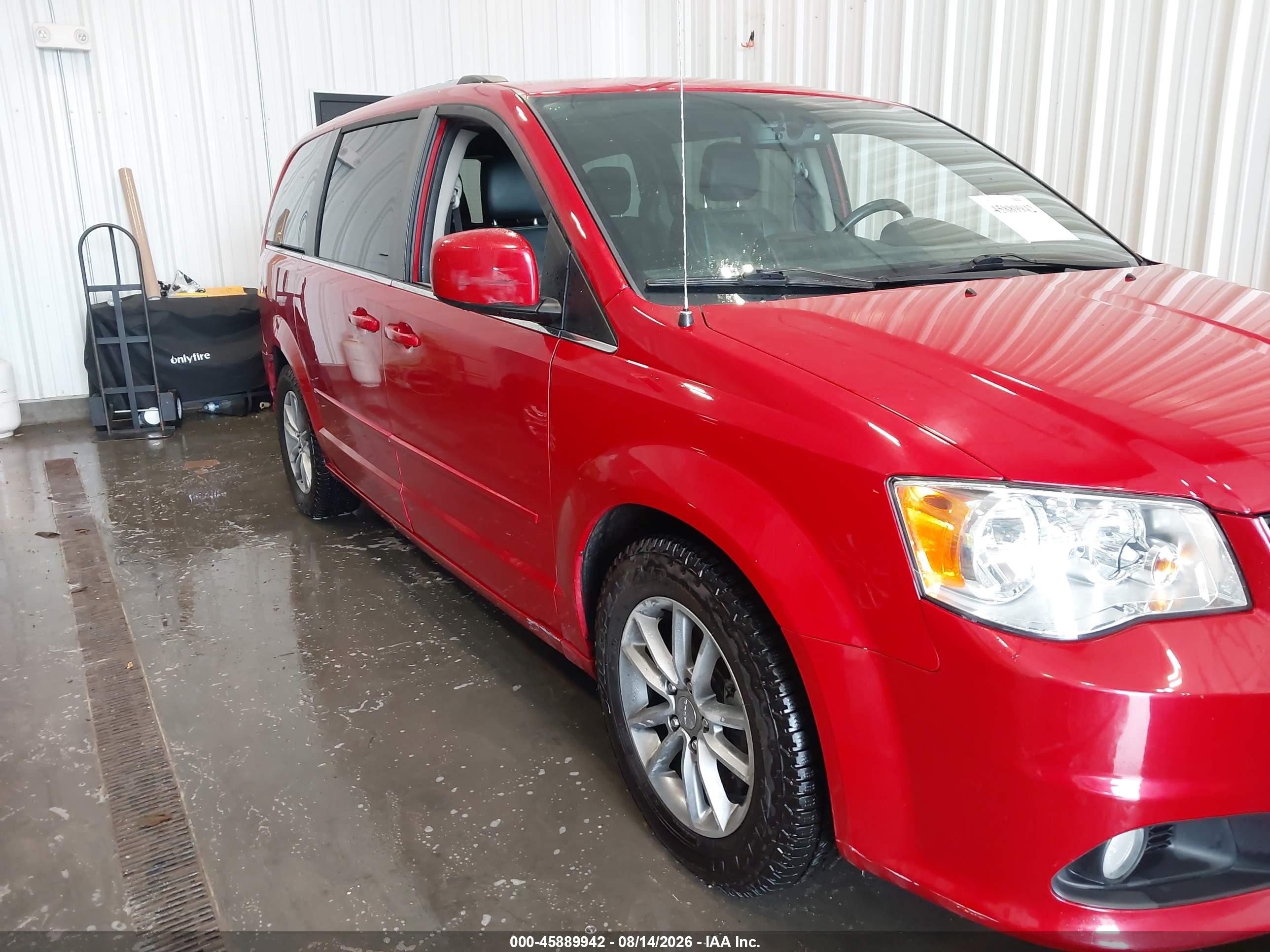 2015 Dodge Grand Caravan Sxt Plus Красный vin: 2C4RDGCG2FR690524
