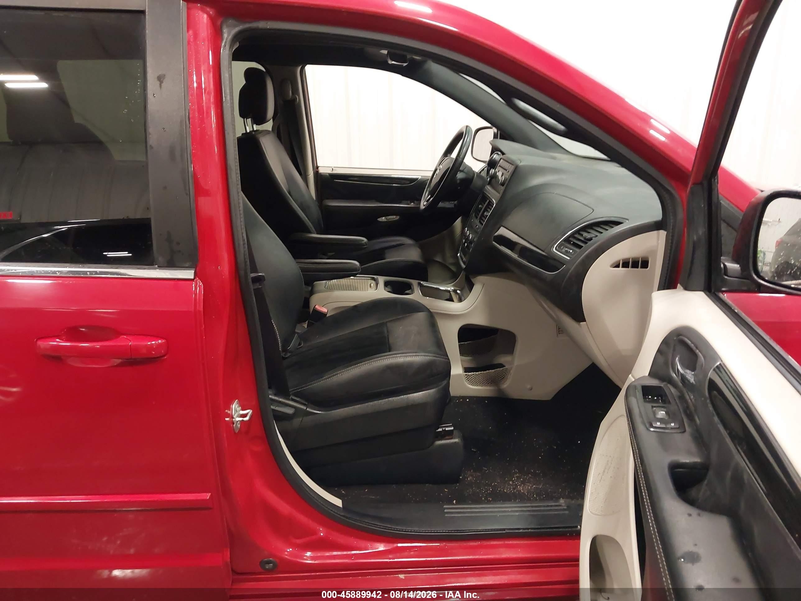 2015 Dodge Grand Caravan Sxt Plus Красный vin: 2C4RDGCG2FR690524