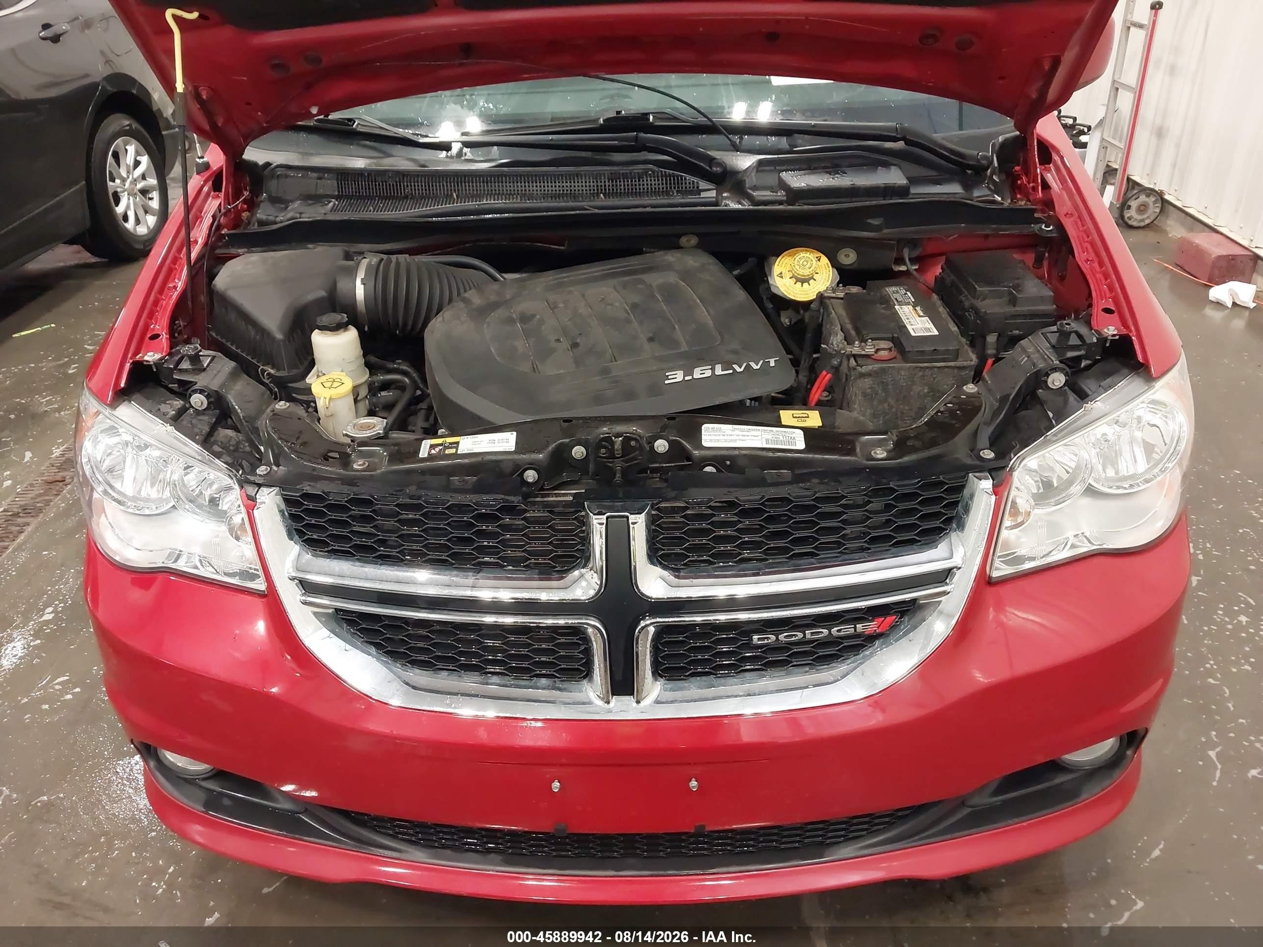 2015 Dodge Grand Caravan Sxt Plus Красный vin: 2C4RDGCG2FR690524