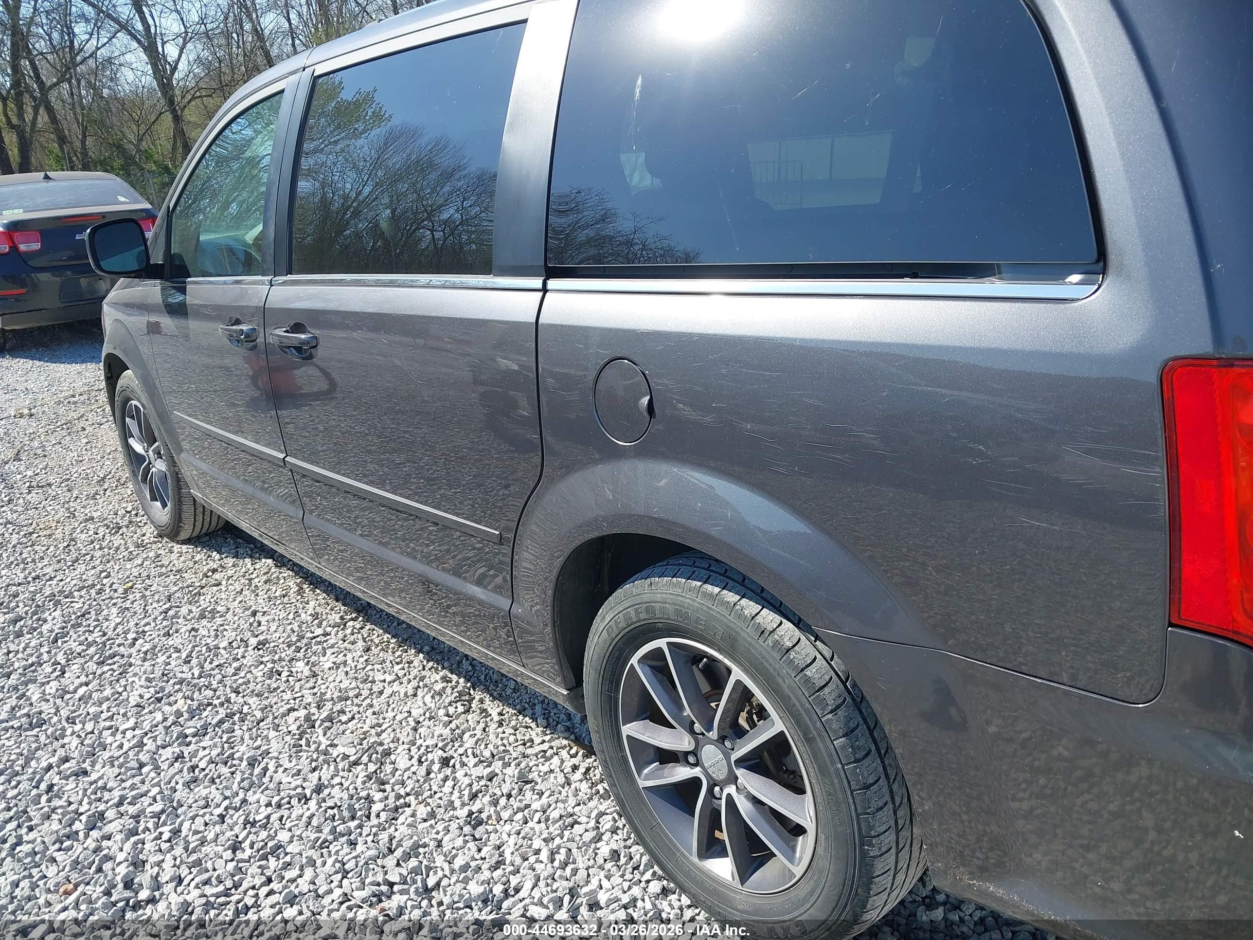 2017 Dodge Grand Caravan Sxt Gray vin: 2C4RDGCG2HR673757
