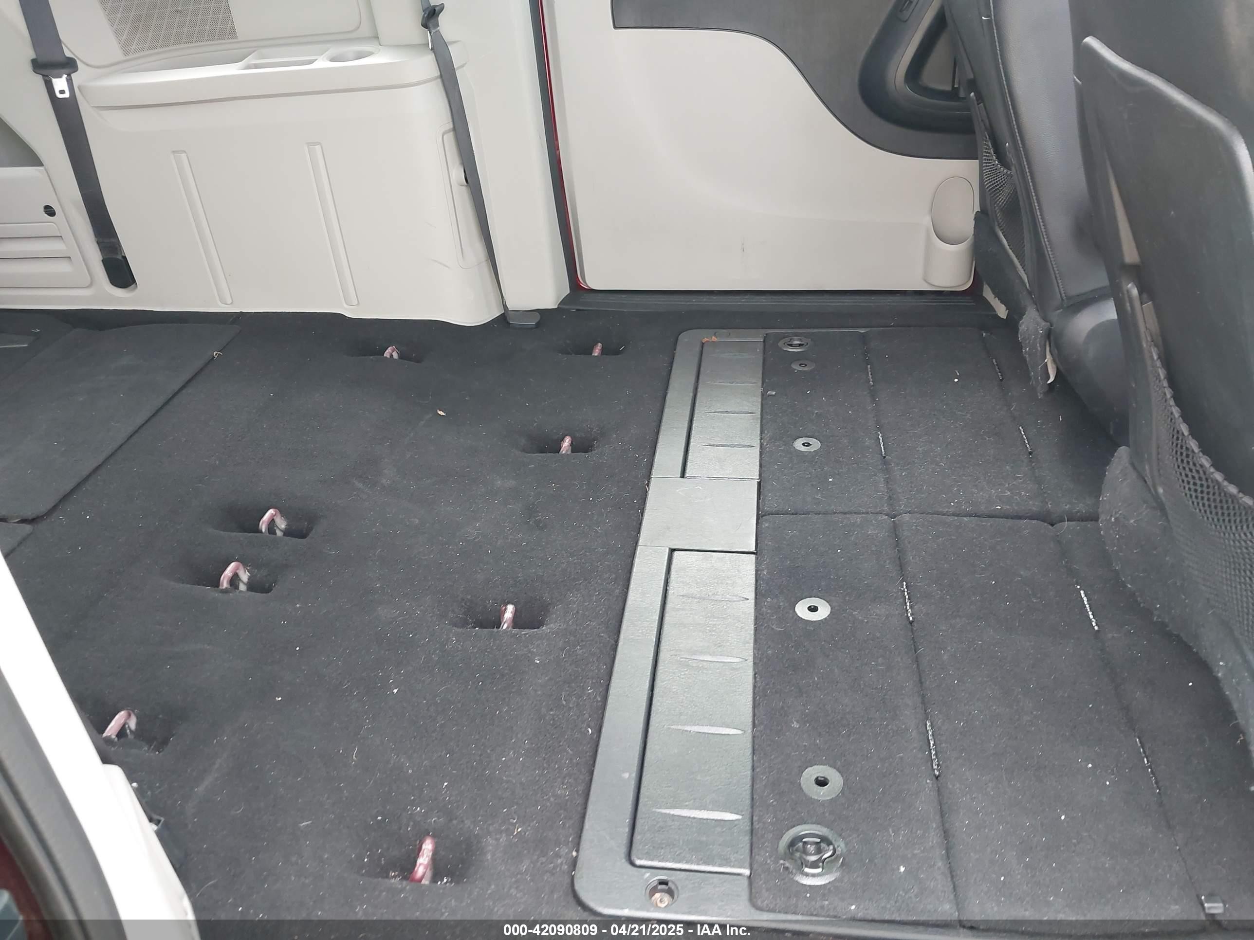 2017 Dodge Grand Caravan Sxt Темно-бордовый vin: 2C4RDGCG2HR715036