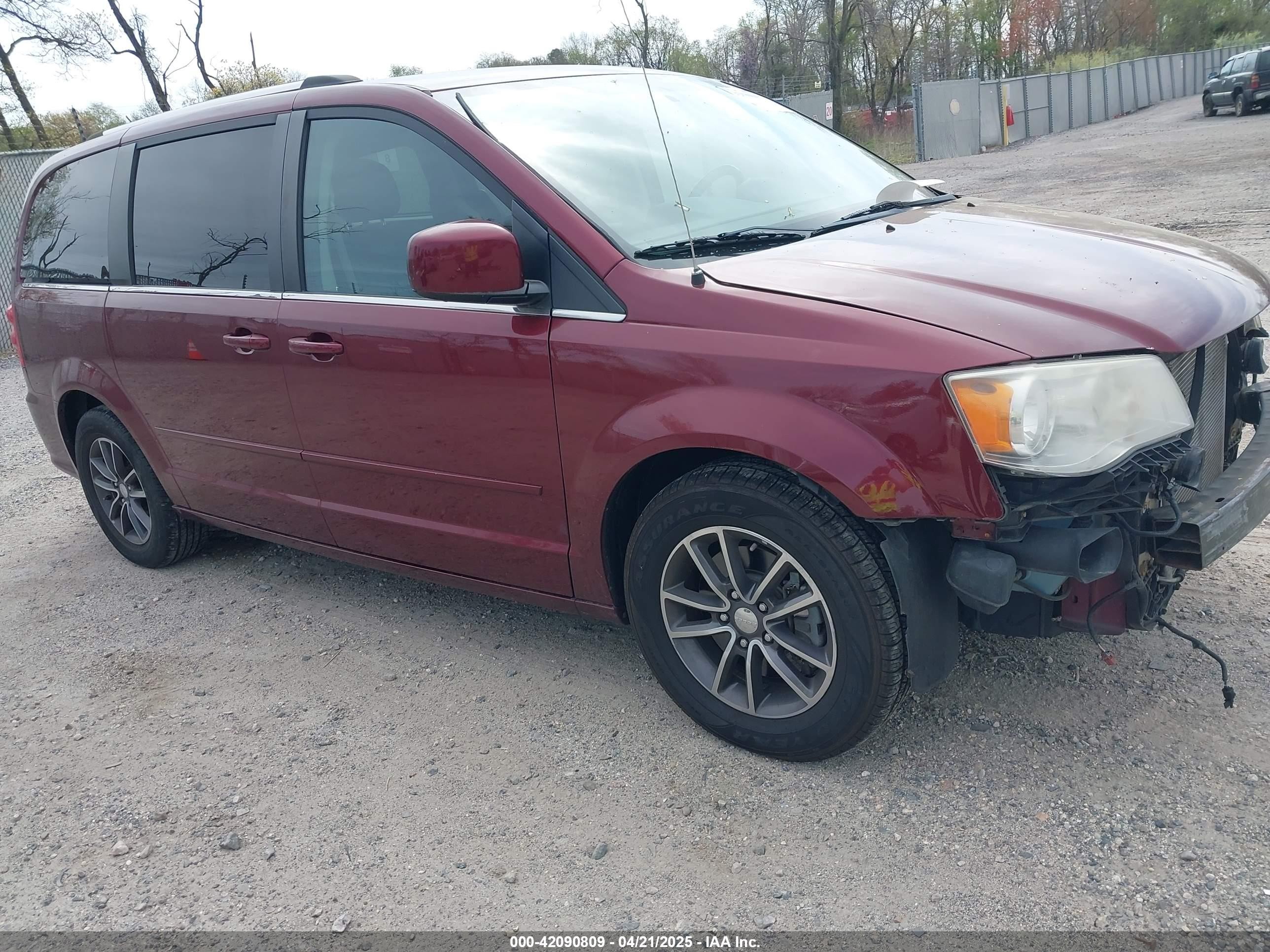 2017 Dodge Grand Caravan Sxt Темно-бордовый vin: 2C4RDGCG2HR715036