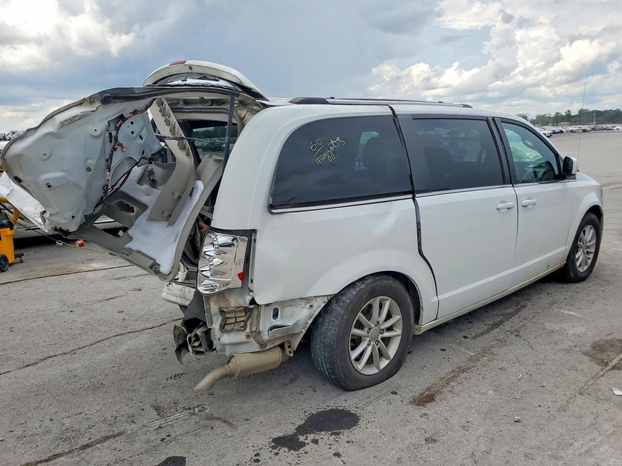 2019 Dodge Grand Caravan Sxt White vin: 2C4RDGCG2KR647053