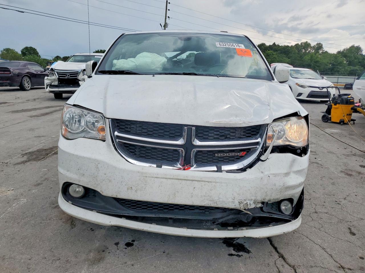 2019 Dodge Grand Caravan Sxt White vin: 2C4RDGCG2KR647053
