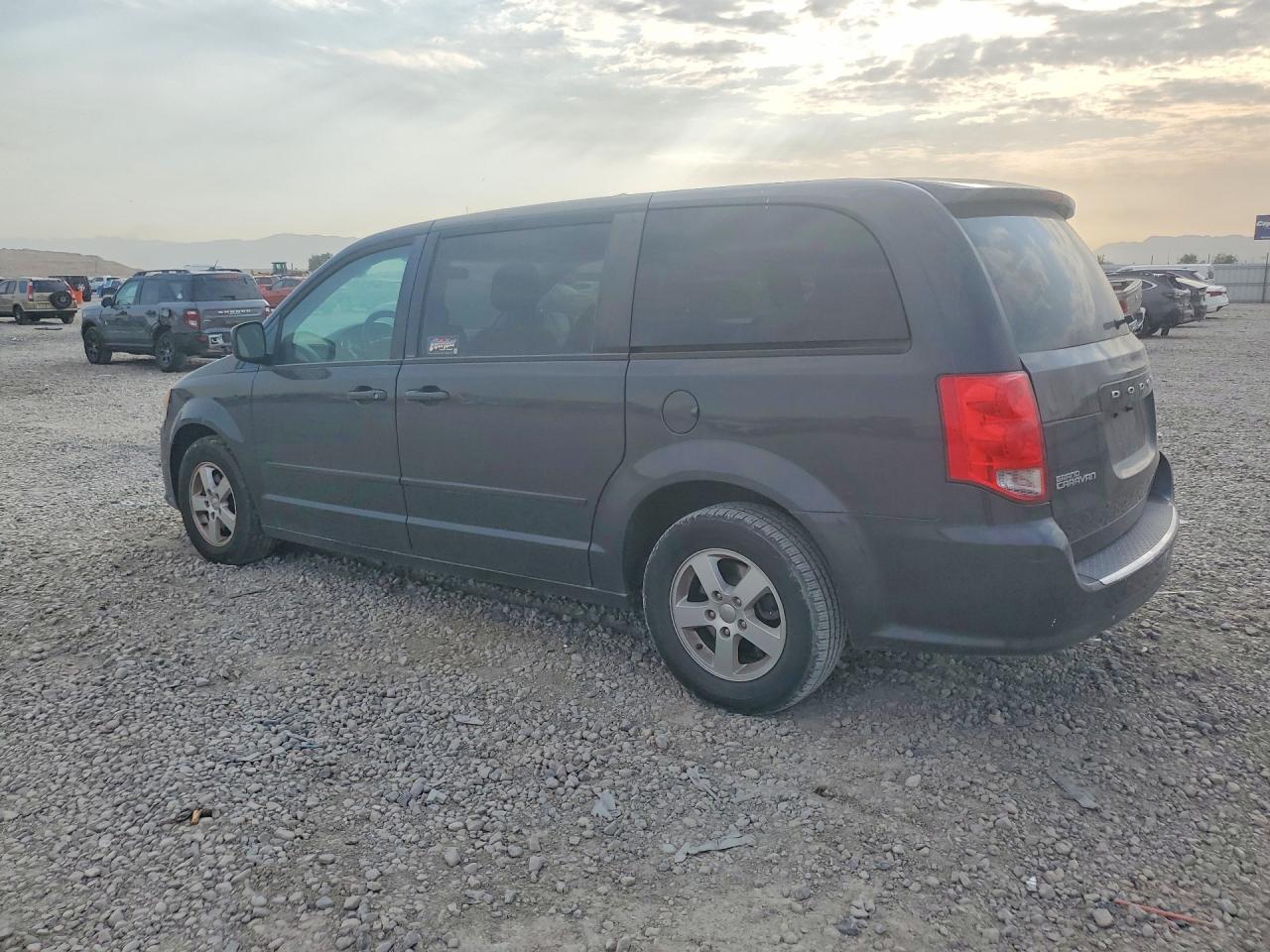 2012 Dodge Grand Caravan Sxt Угольный vin: 2C4RDGCG3CR204718
