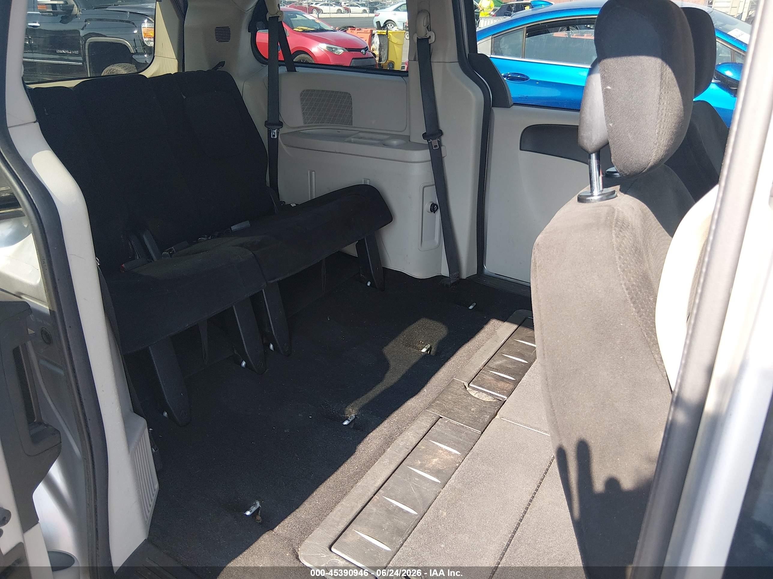 2012 Dodge Grand Caravan Sxt Silver vin: 2C4RDGCG3CR263140