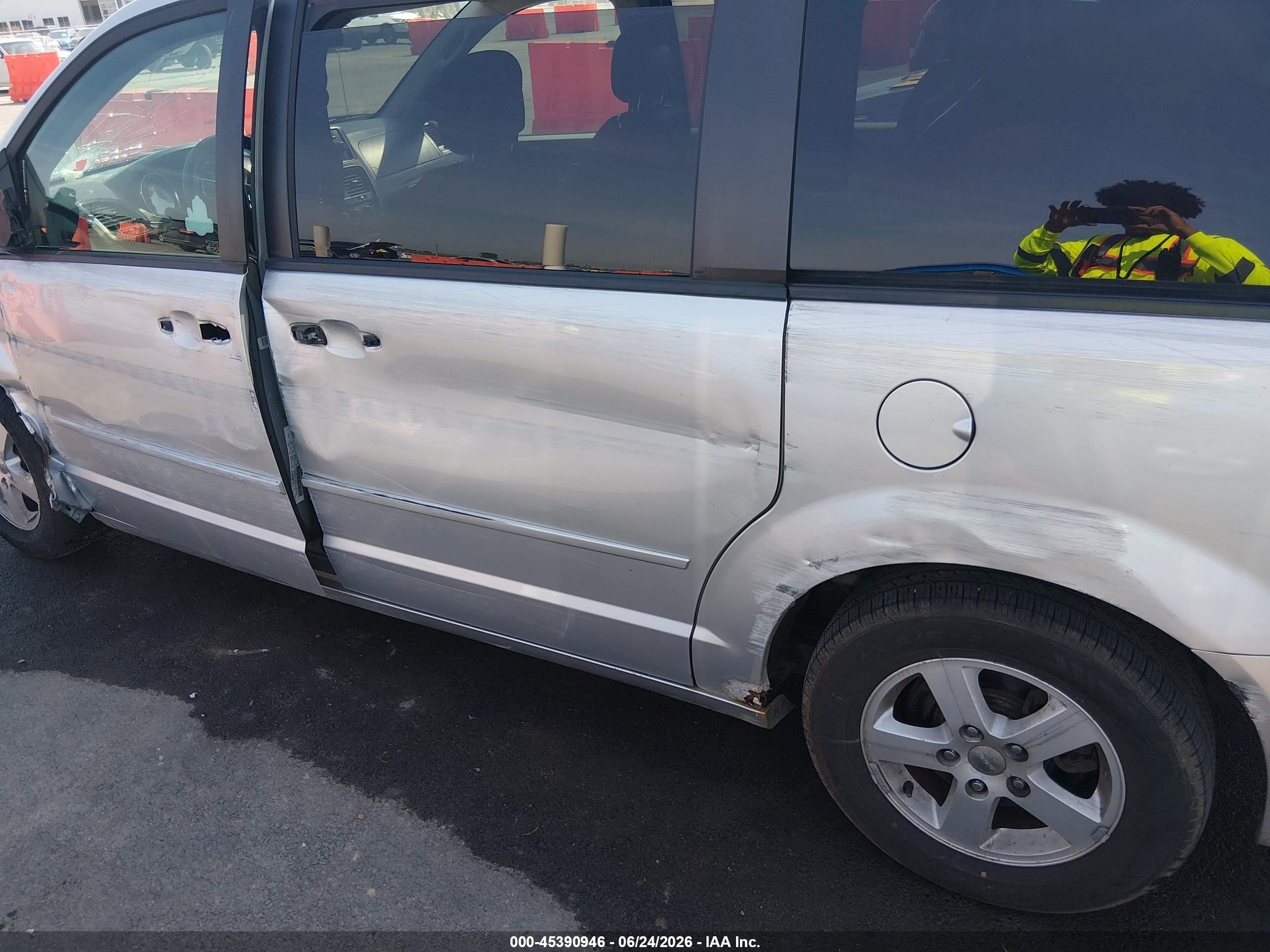 2012 Dodge Grand Caravan Sxt Silver vin: 2C4RDGCG3CR263140