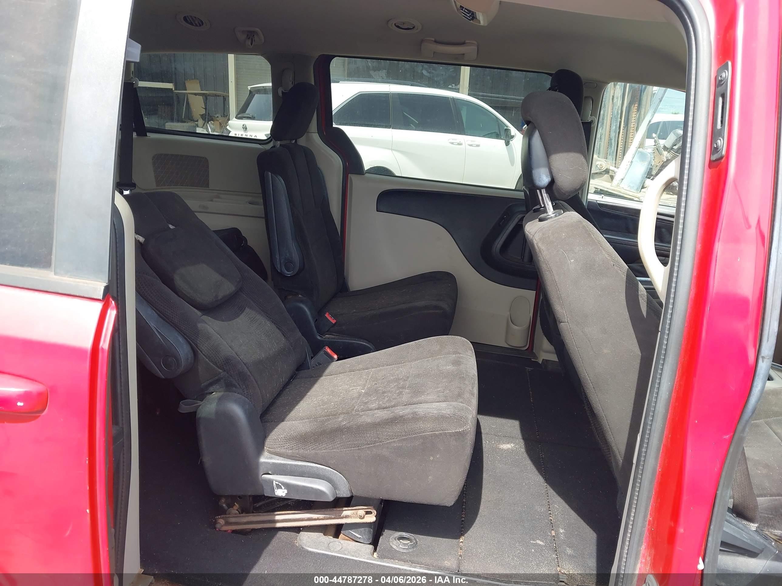 2012 Dodge Grand Caravan Sxt Red vin: 2C4RDGCG3CR357535