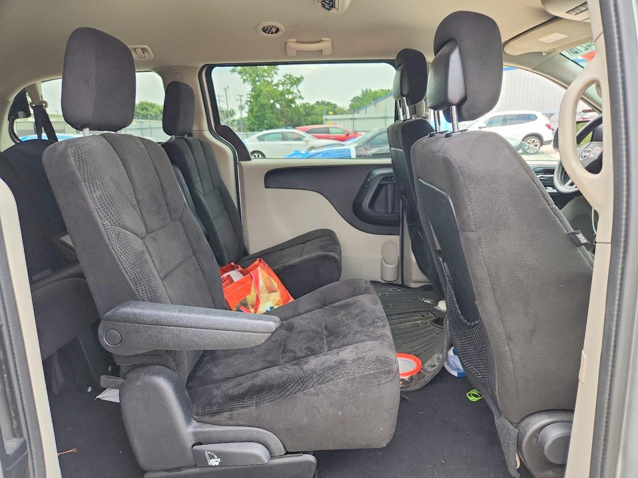 2012 Dodge Grand Caravan Sxt Silver vin: 2C4RDGCG3CR365344