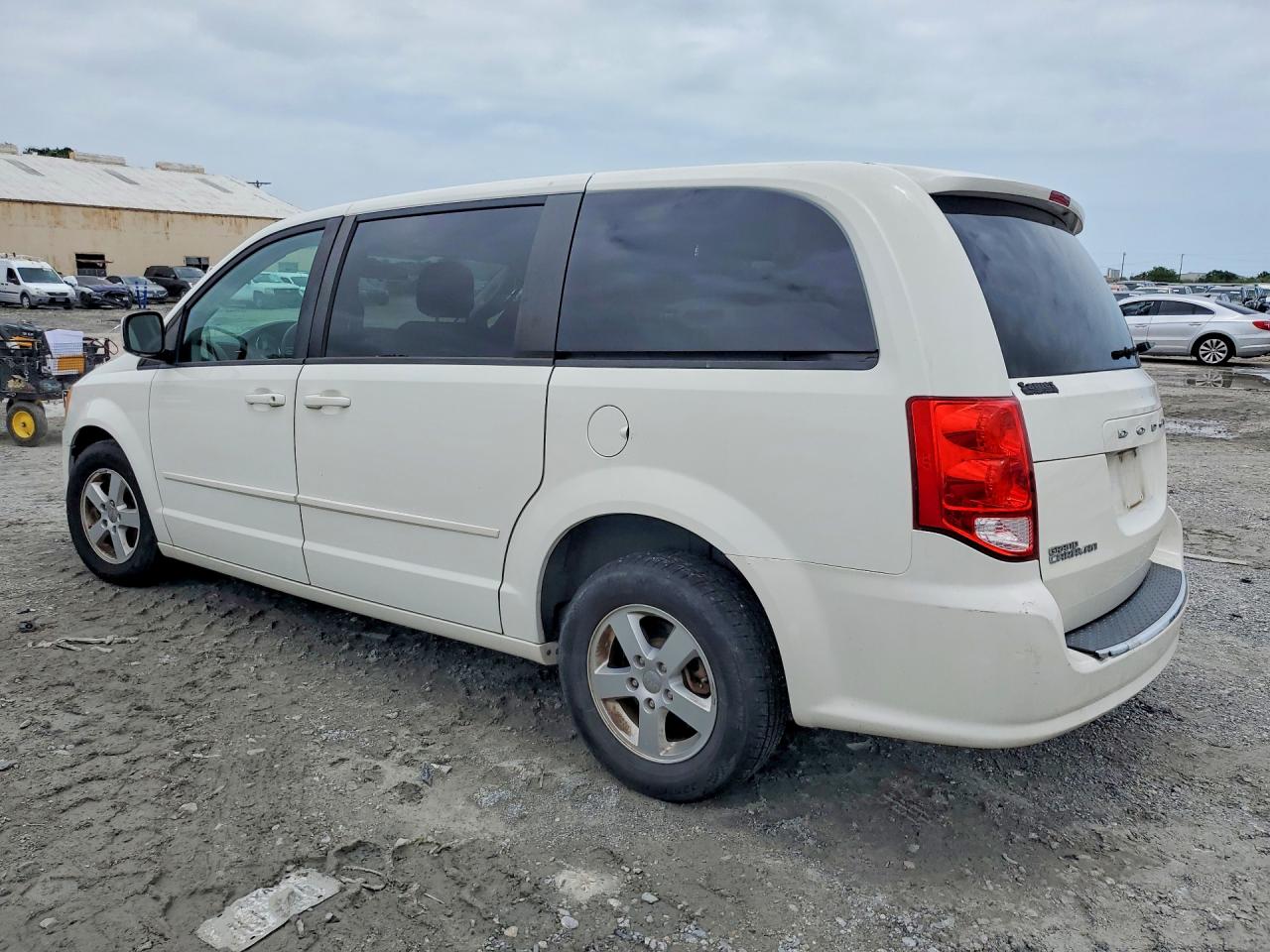 2013 Dodge Grand Caravan Sxt White vin: 2C4RDGCG3DR502493