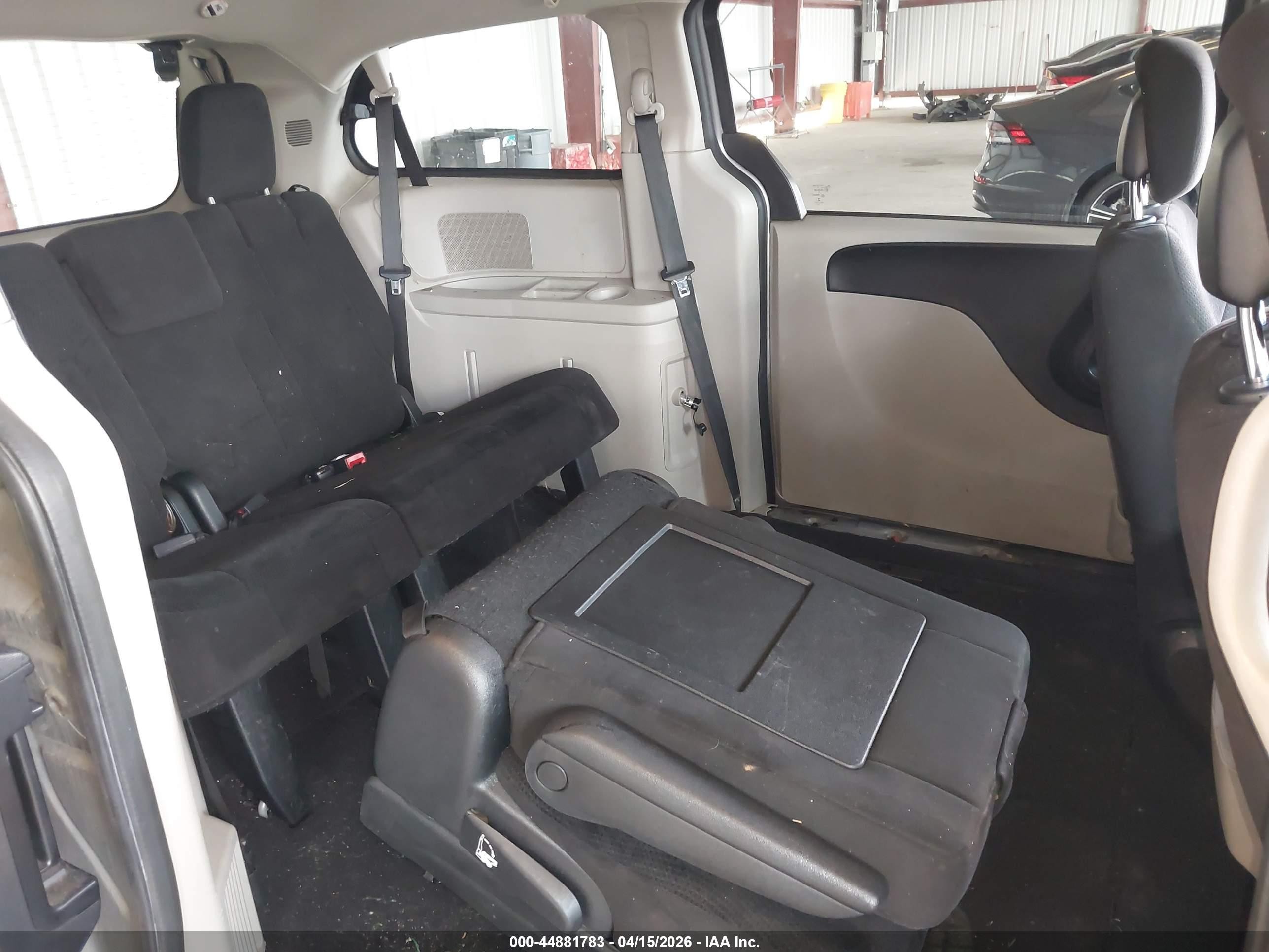 2014 Dodge Grand Caravan Sxt Silver vin: 2C4RDGCG3ER123138