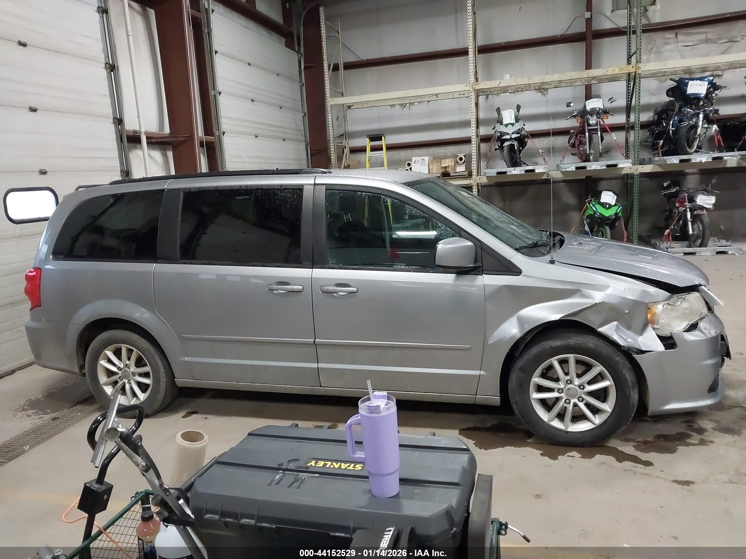 2014 Dodge Grand Caravan Sxt Silver vin: 2C4RDGCG3ER152932