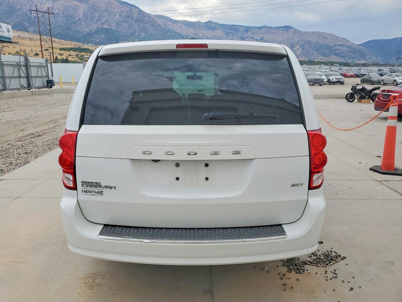 2015 Dodge Grand Caravan Sxt Белый vin: 2C4RDGCG3FR509740