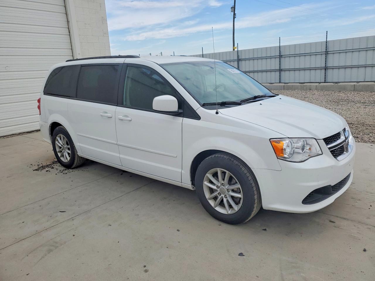 2015 Dodge Grand Caravan Sxt Белый vin: 2C4RDGCG3FR509740