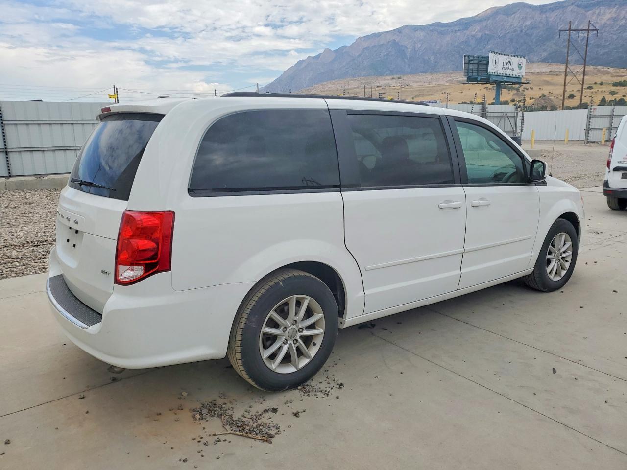 2015 Dodge Grand Caravan Sxt Белый vin: 2C4RDGCG3FR509740