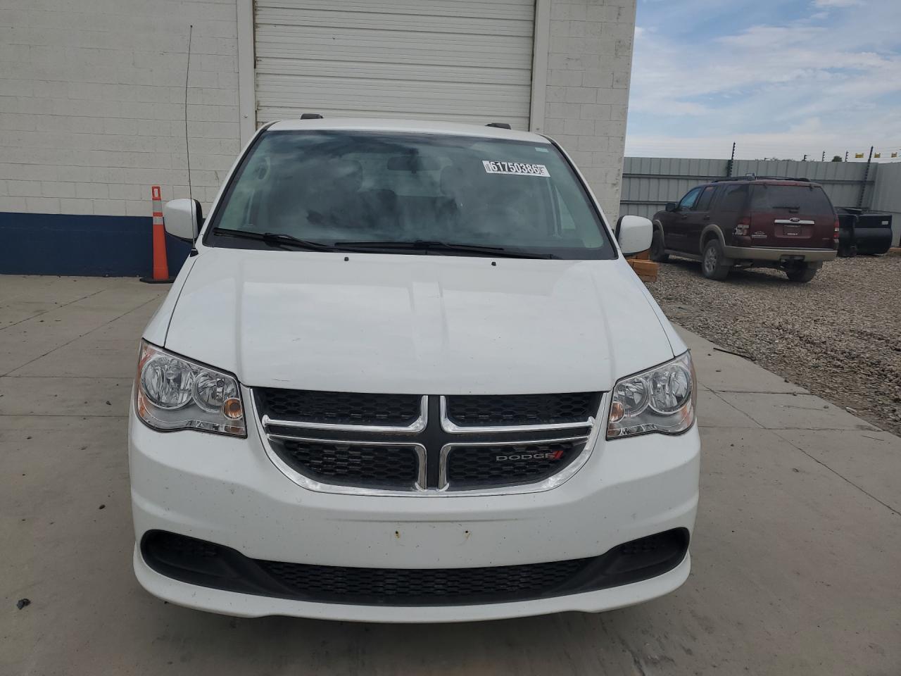 2015 Dodge Grand Caravan Sxt Белый vin: 2C4RDGCG3FR509740 Damage: Overall Vehicle, Chipped, 10 Or More