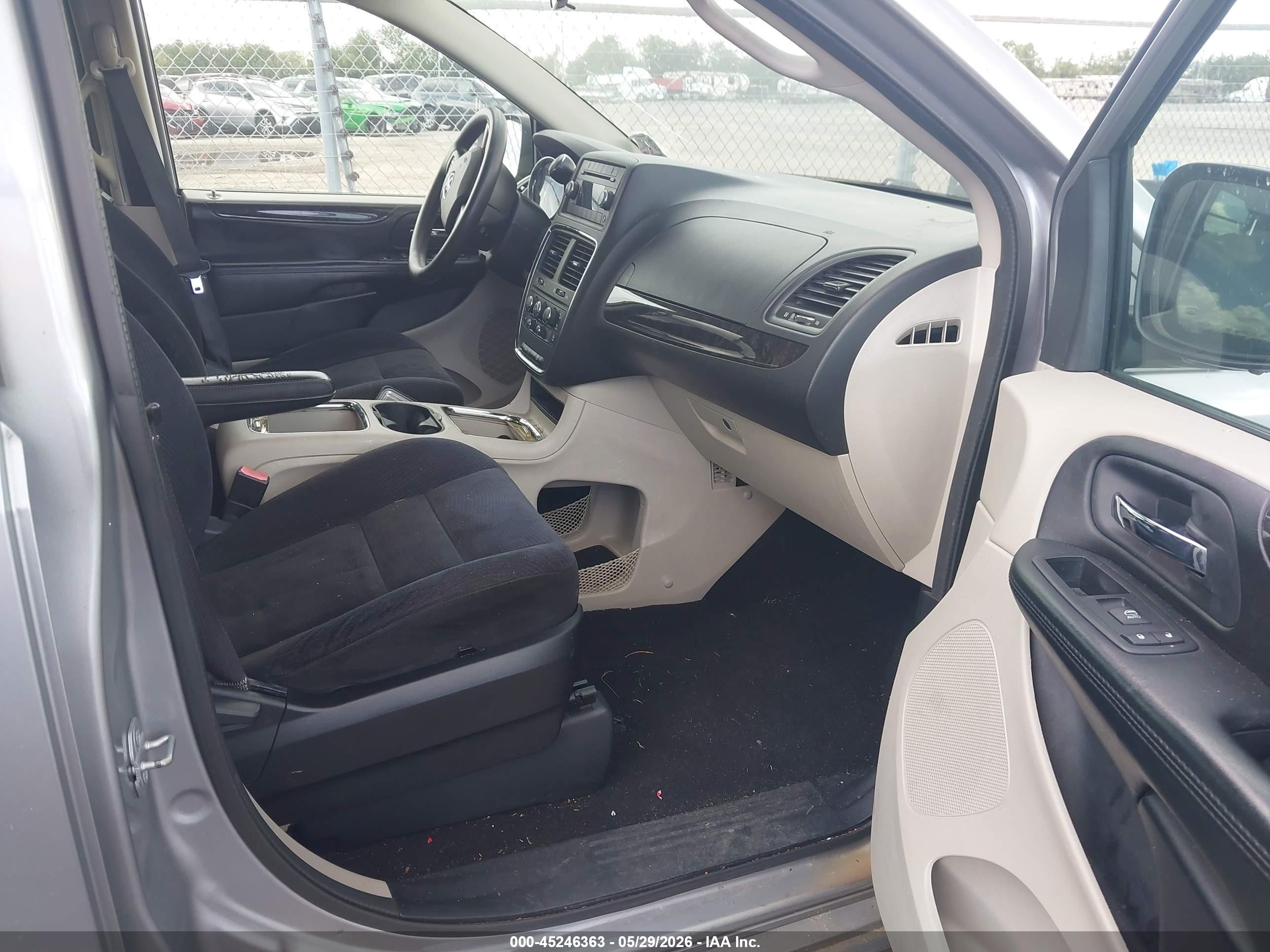 2015 Dodge Grand Caravan Sxt Silver vin: 2C4RDGCG3FR535772
