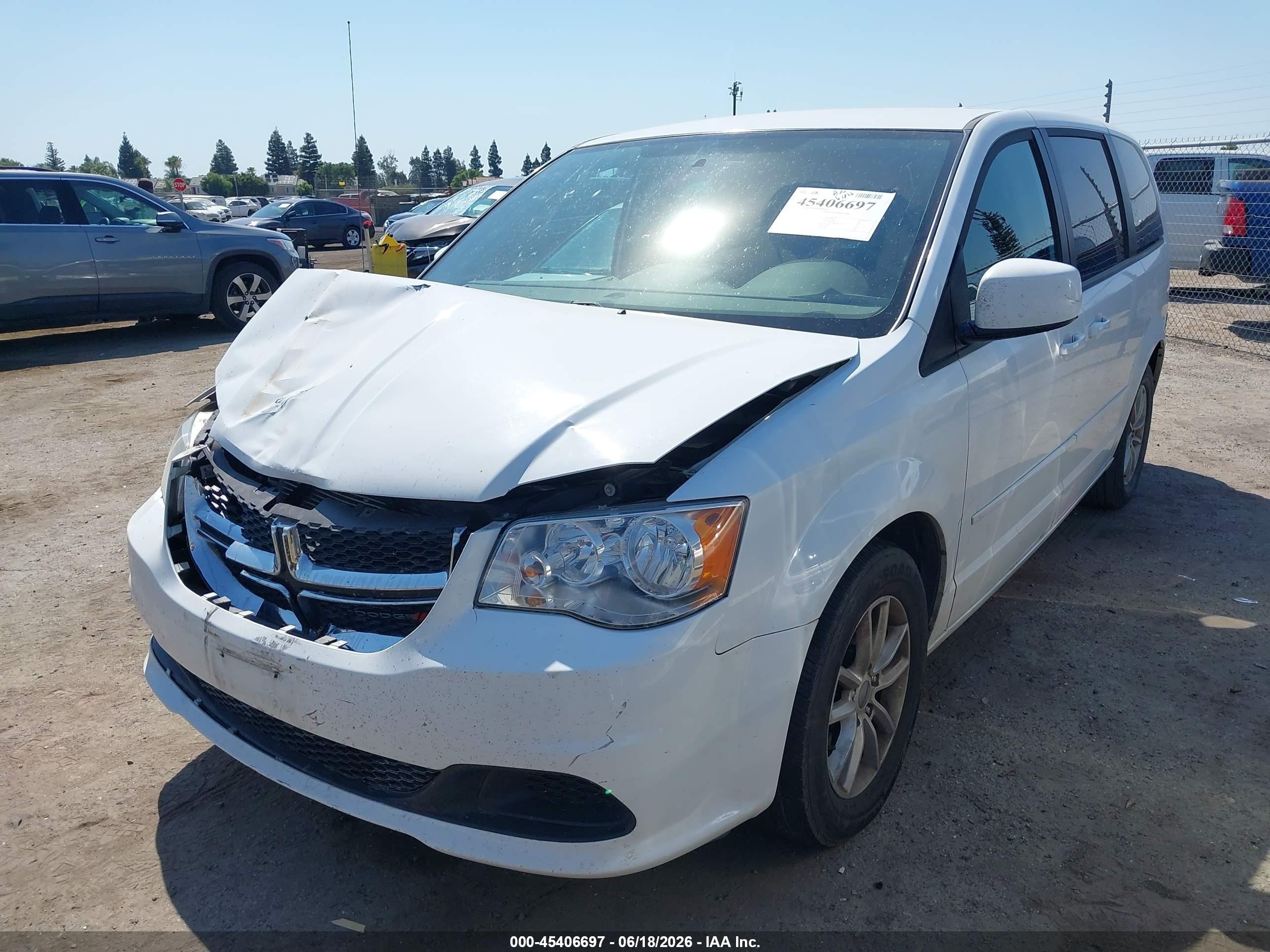 2015 Dodge Grand Caravan Sxt White vin: 2C4RDGCG3FR549770
